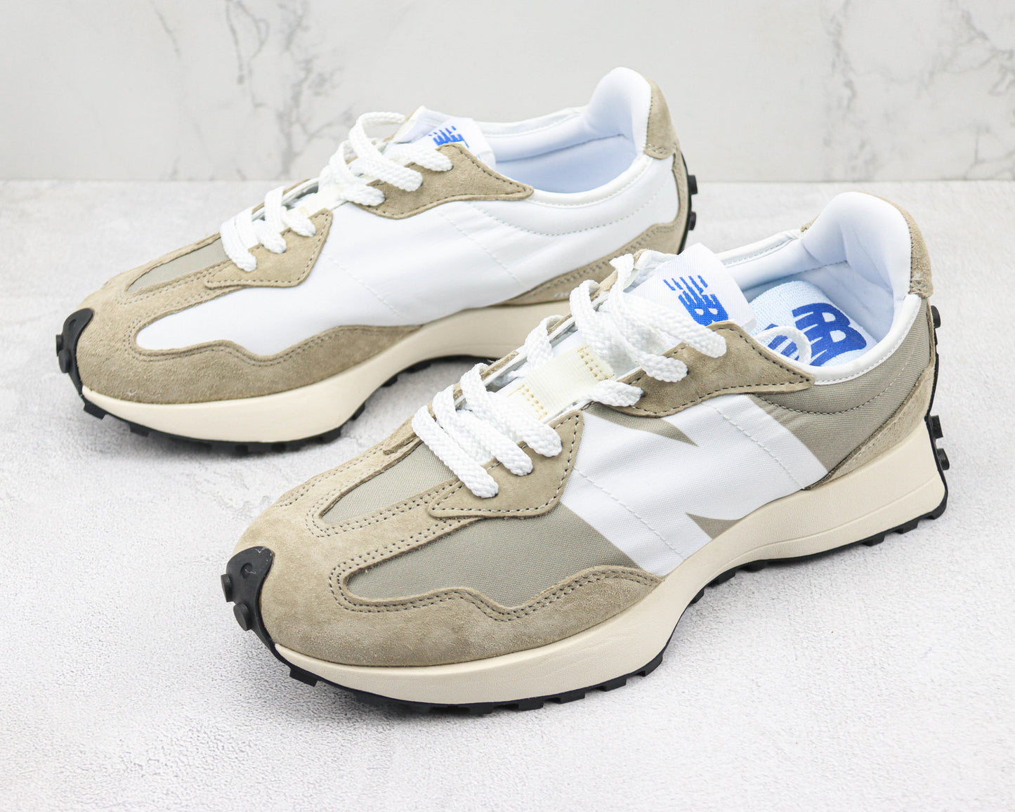 New Balance 327 White Silver
