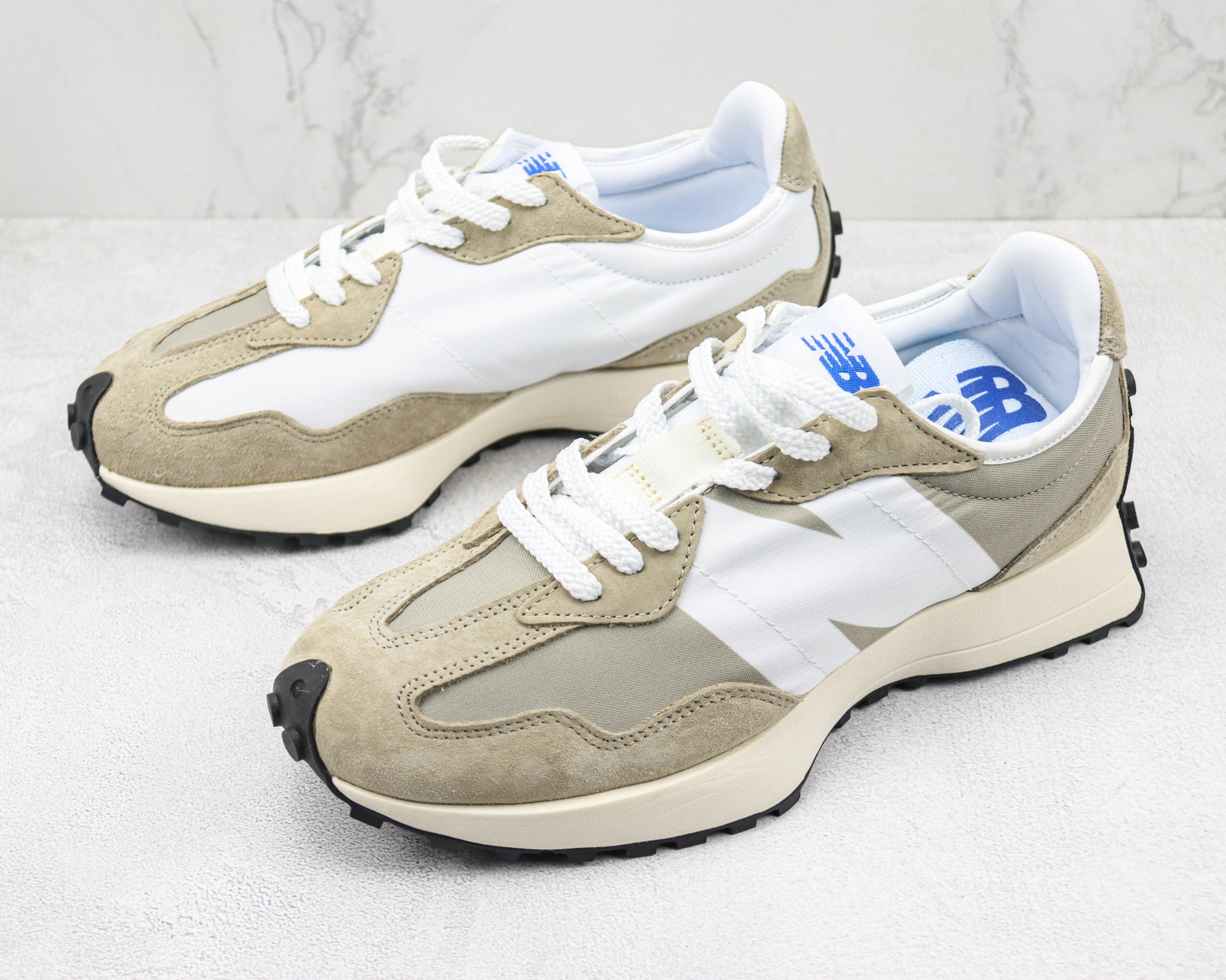 New Balance 327 White Silver