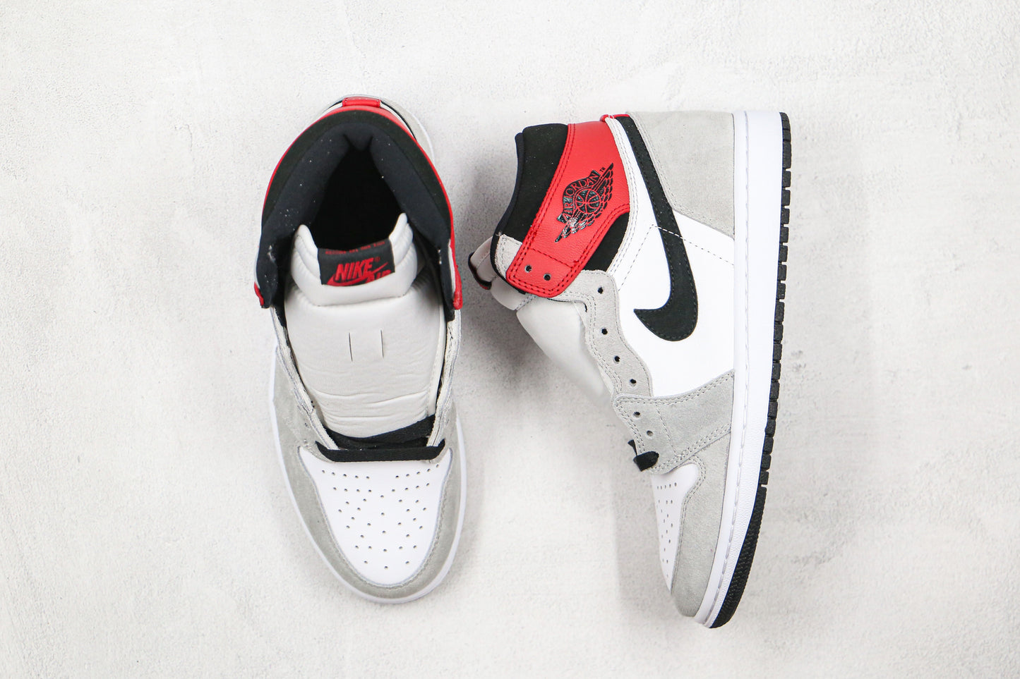 Air Jordan 1 High Smoke Grey