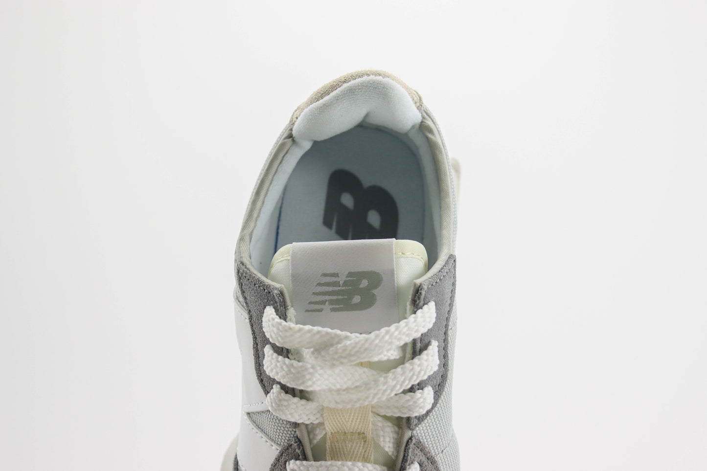 New Balance 327 White Grey