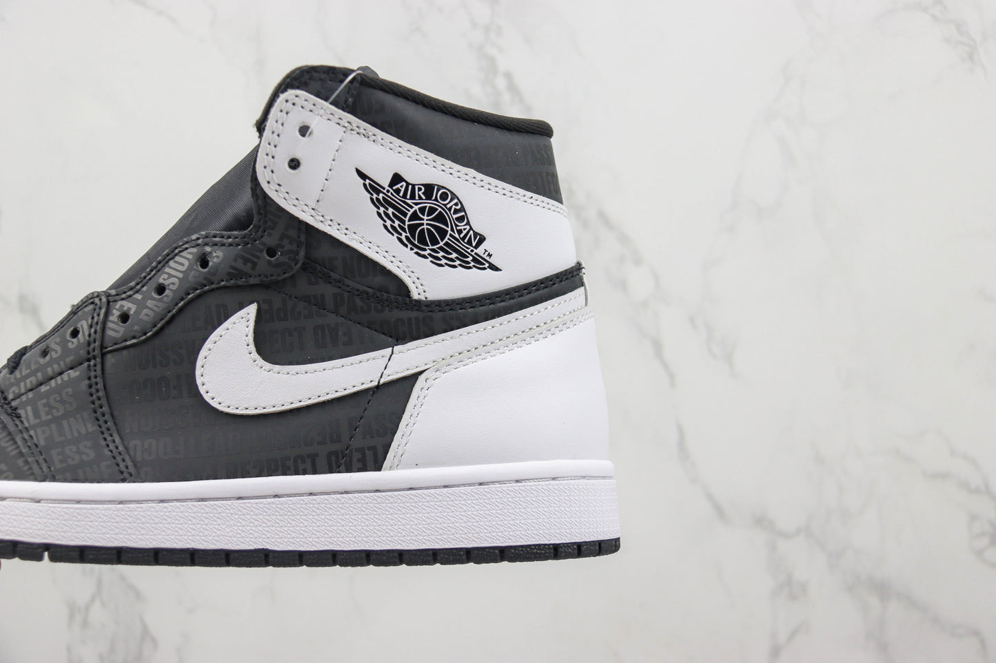Air Jordan 1 High Black White Crackle
