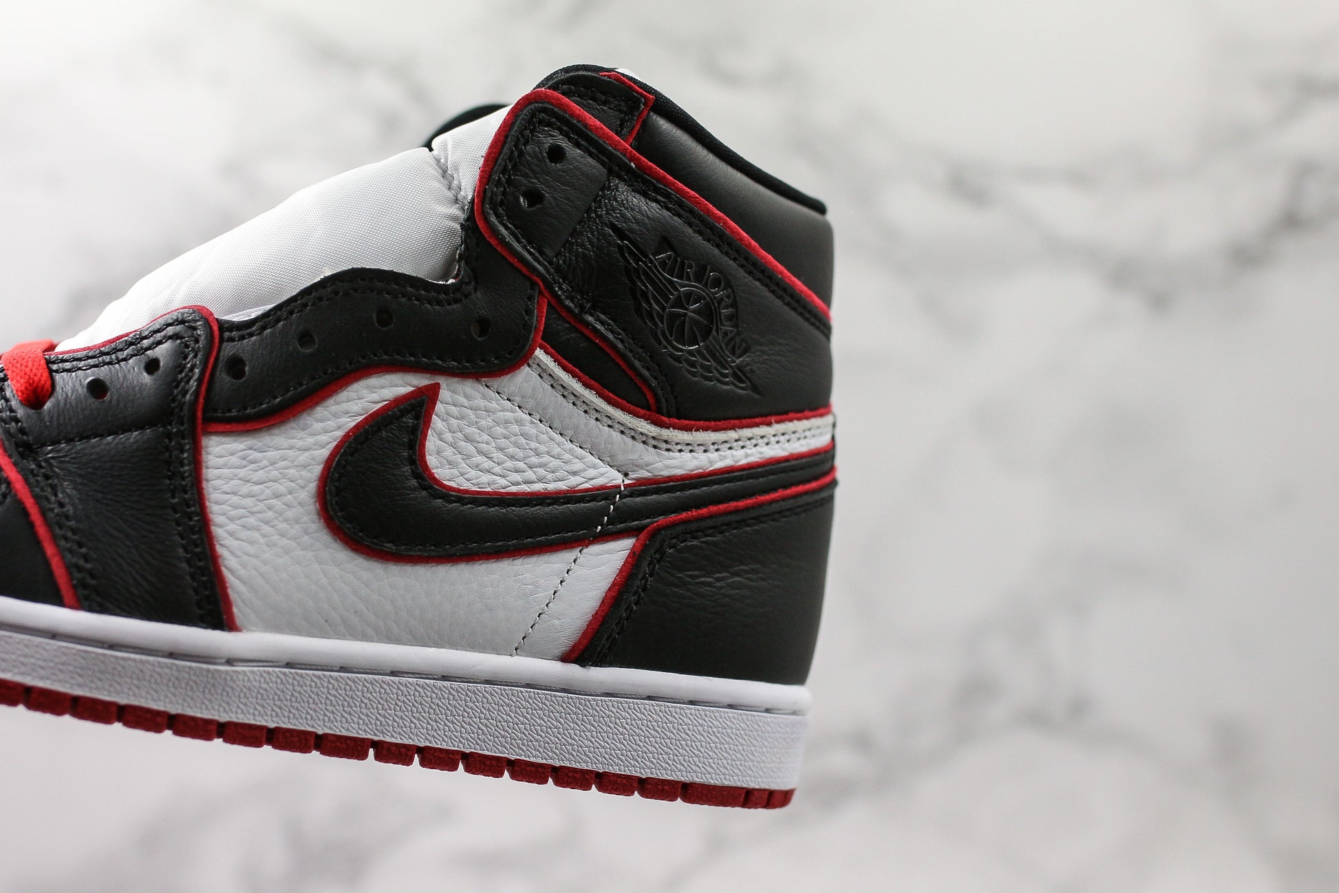Air Jordan 1 High Black Red Outline