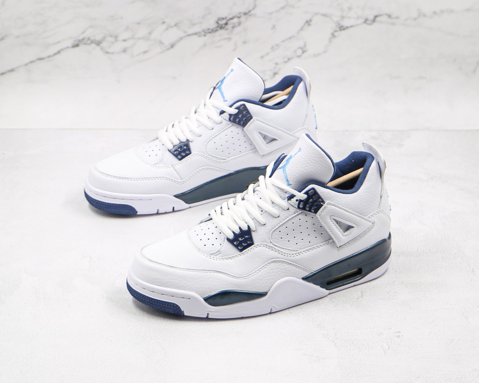 Air Jordan 4 Columbia Blue
