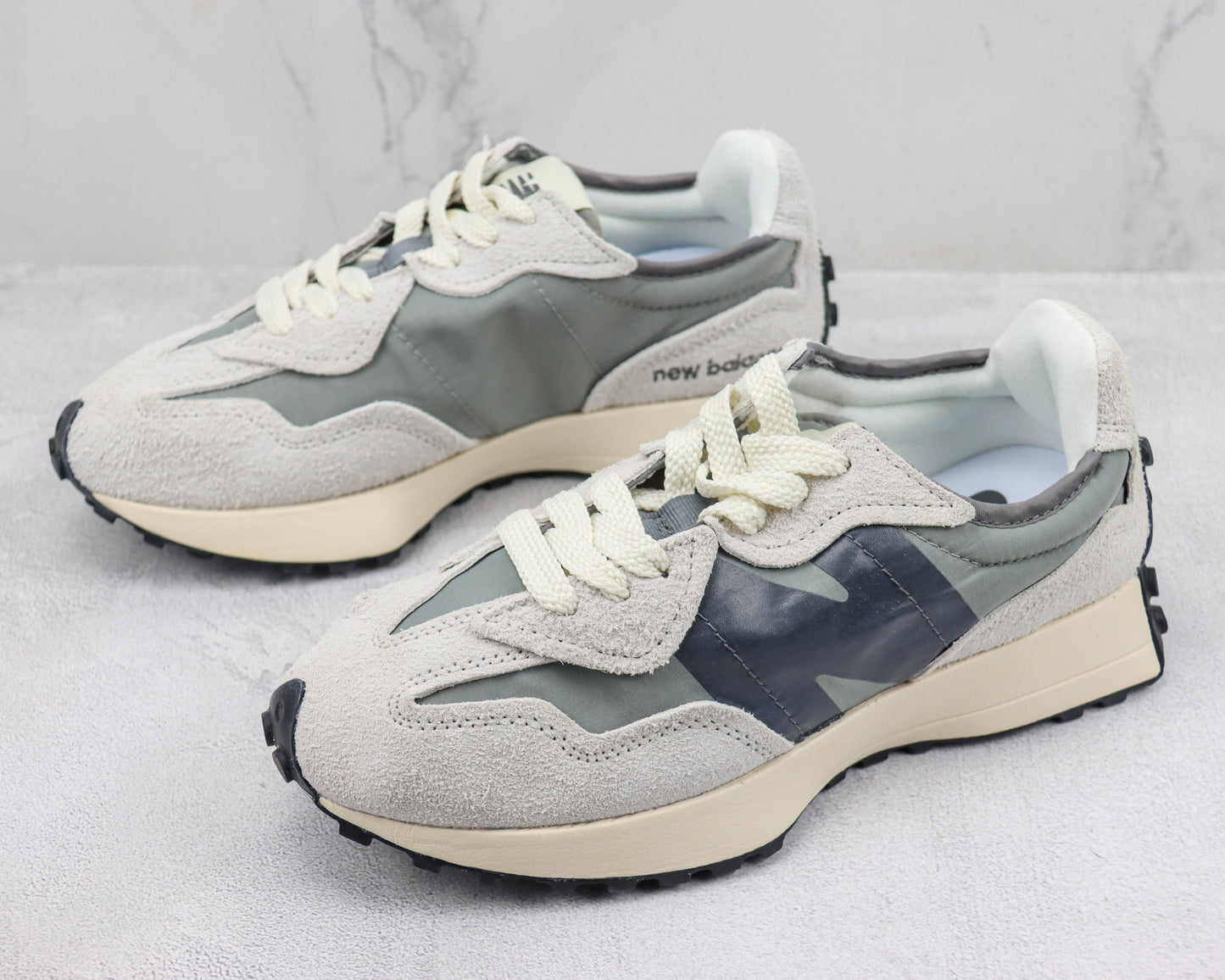 New Balance 327 Silver Grey U327WCA