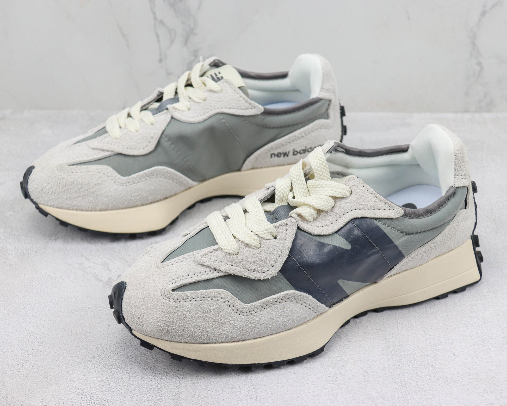 New Balance 327 Silver Grey U327WCA