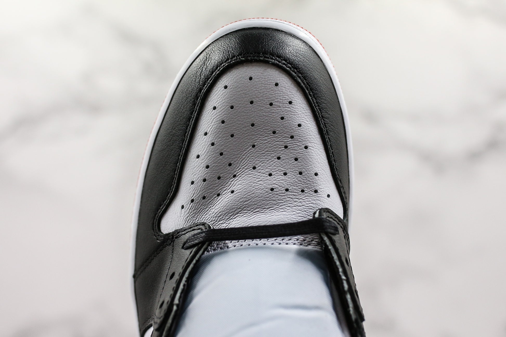 Air Jordan 1 High Black Toe