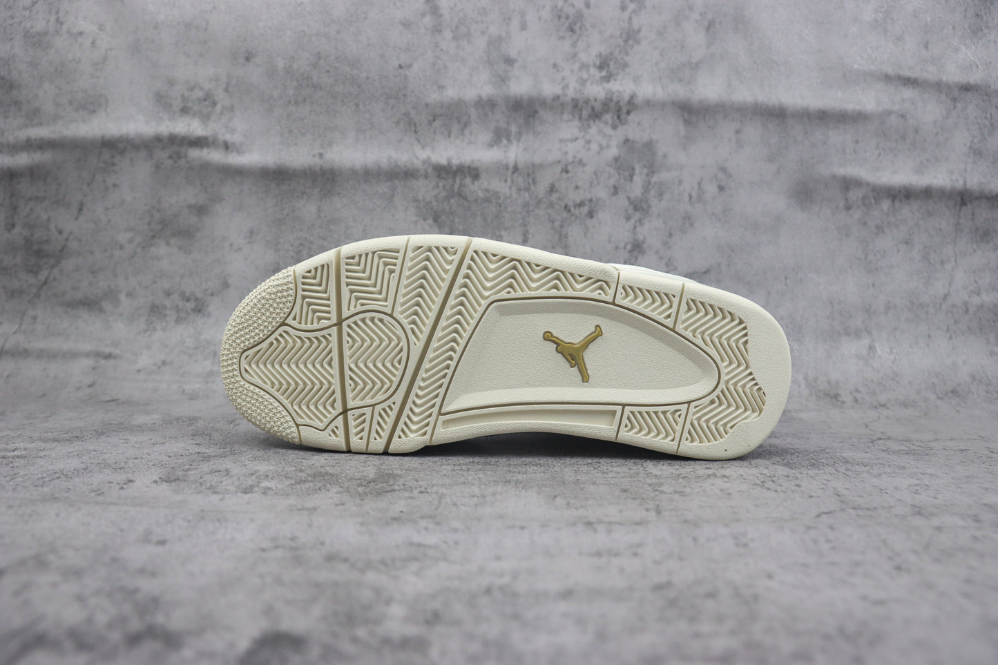 Air Jordan 4 Vivid Sulfur