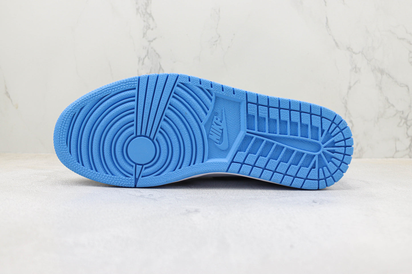 Air Jordan 1 High University Blue