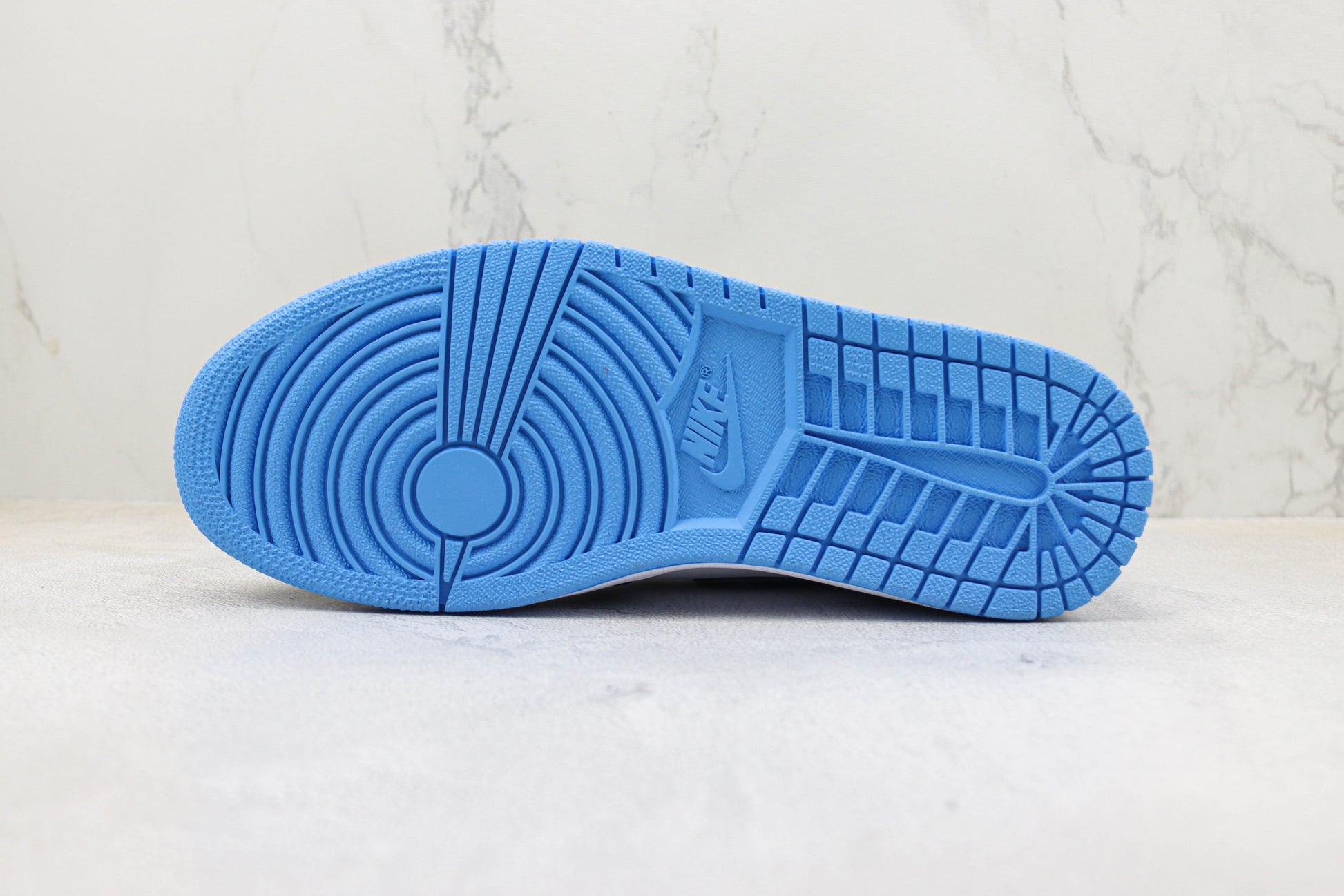 Air Jordan 1 High University Blue