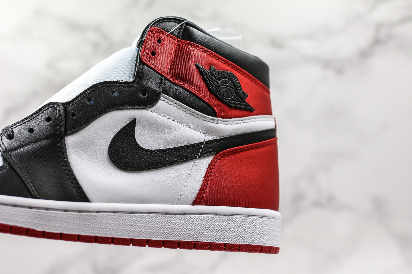 Air Jordan 1 High Black Toe