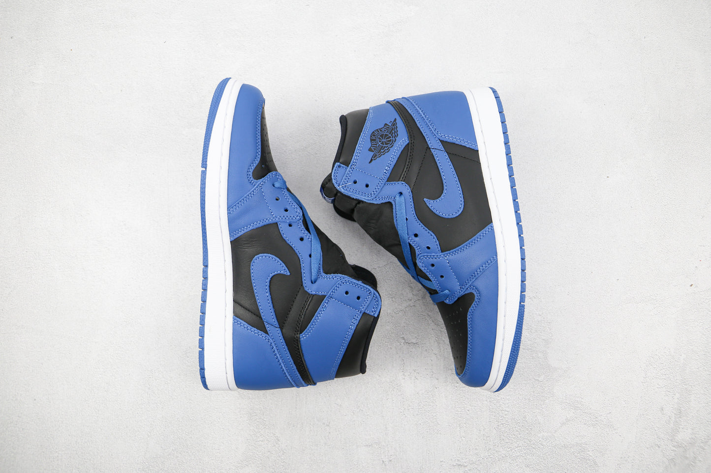 Air Jordan 1 High Royal Black