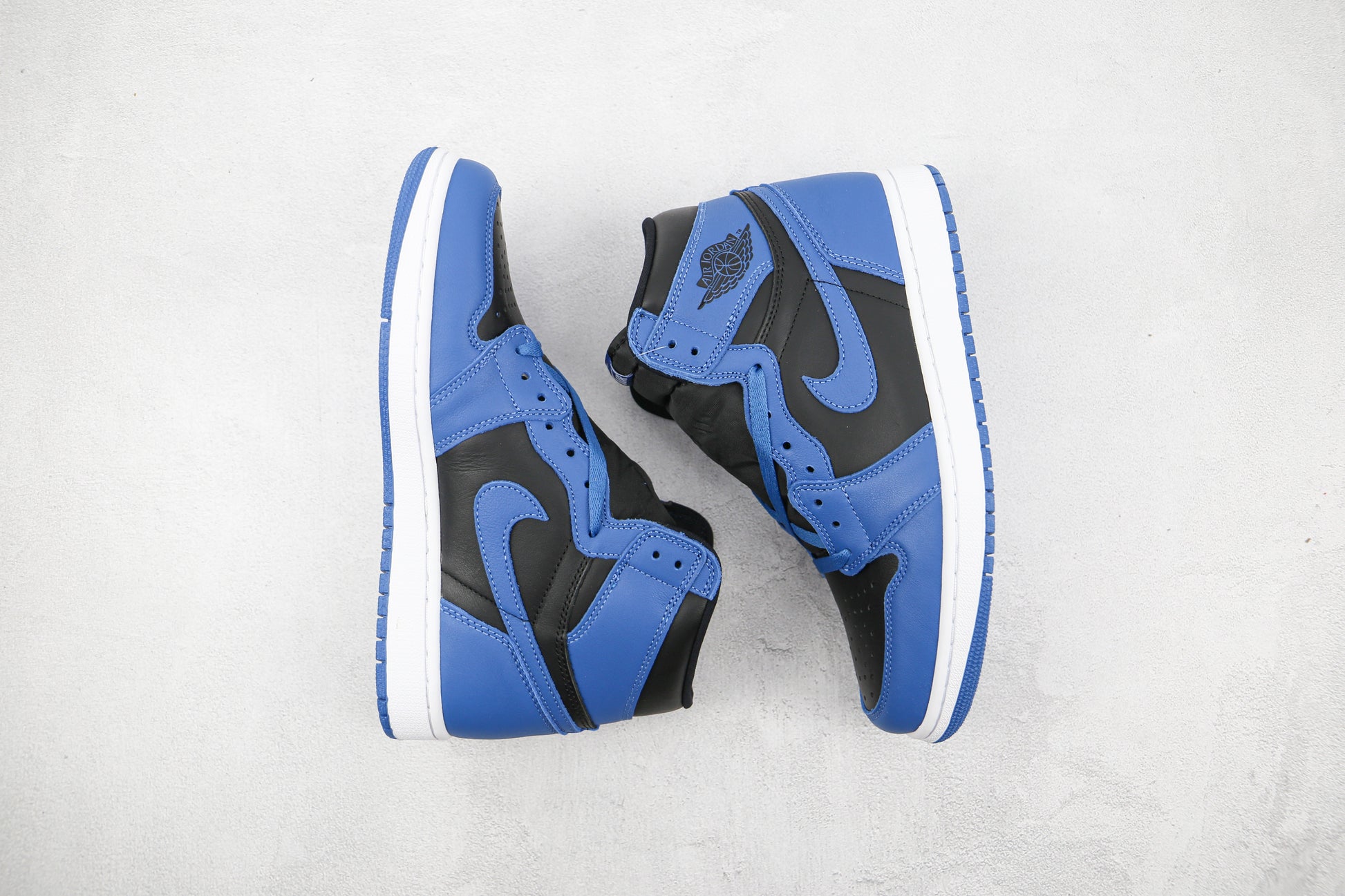 Air Jordan 1 High Royal Black