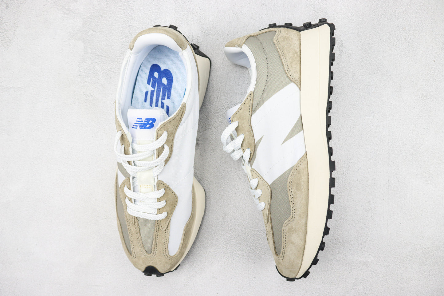 New Balance 327 White Silver