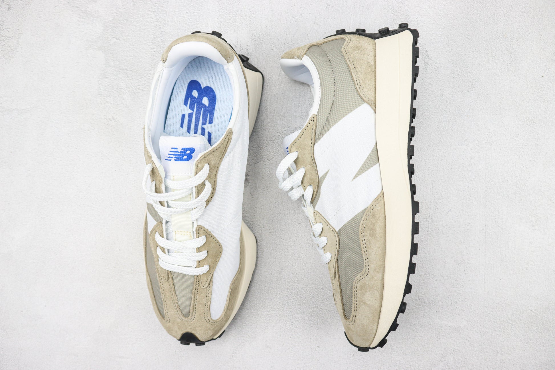 New Balance 327 White Silver