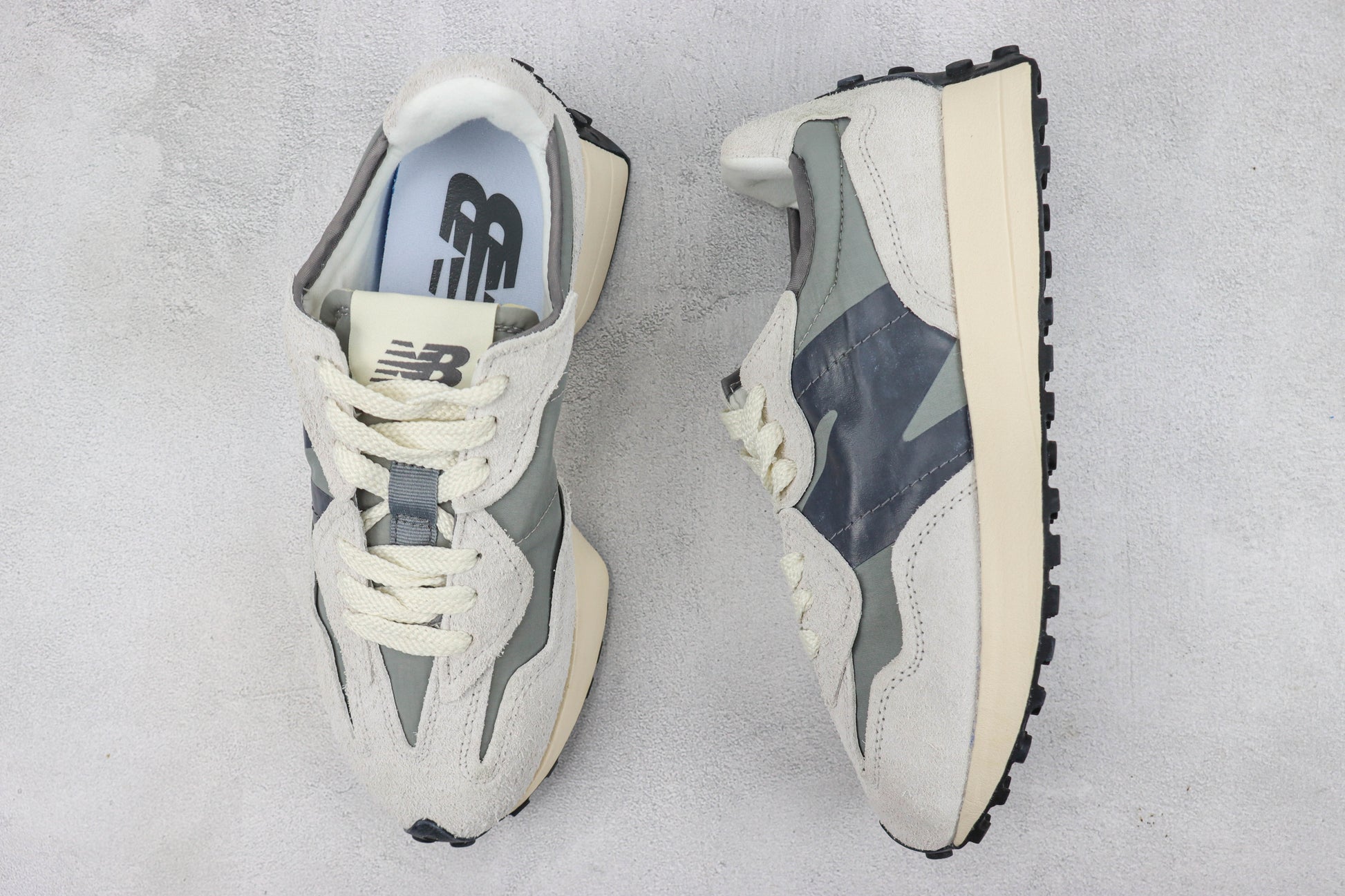 New Balance 327 Silver Grey U327WCA