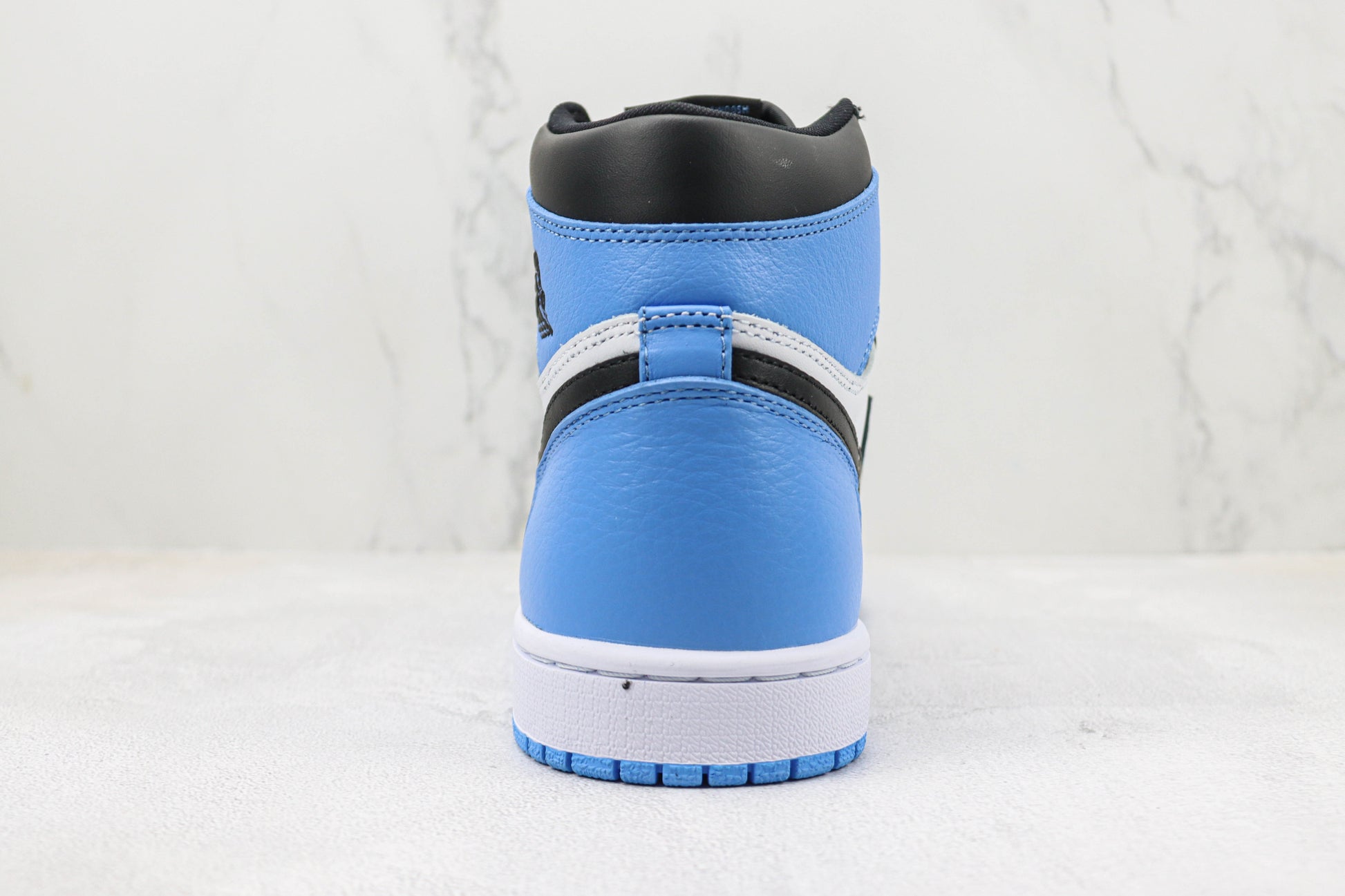 Air Jordan 1 High University Blue