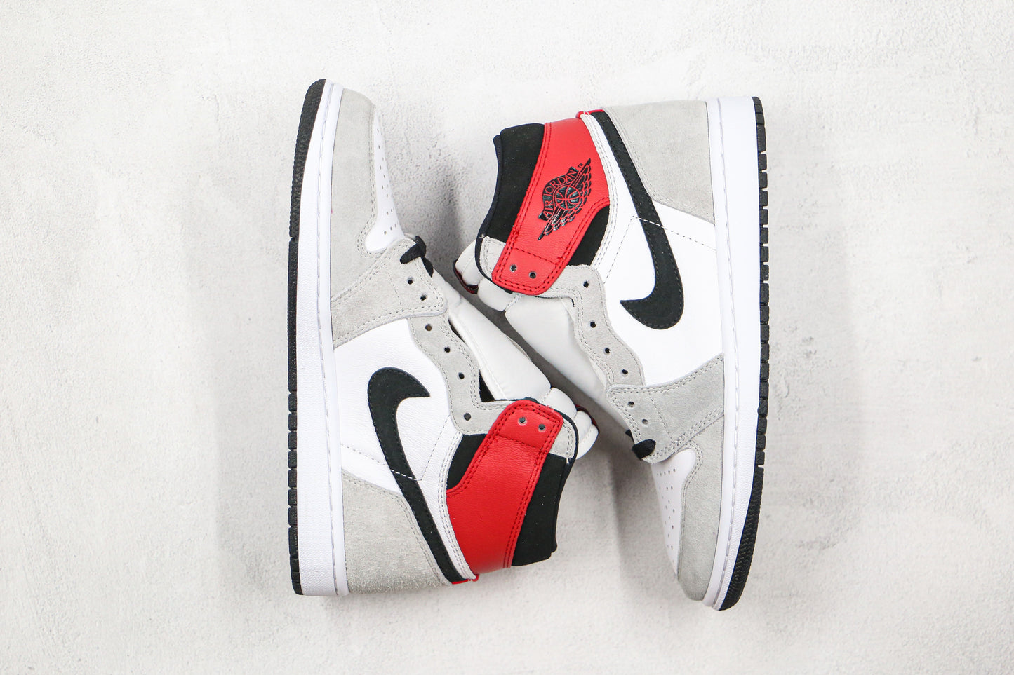 Air Jordan 1 High Smoke Grey