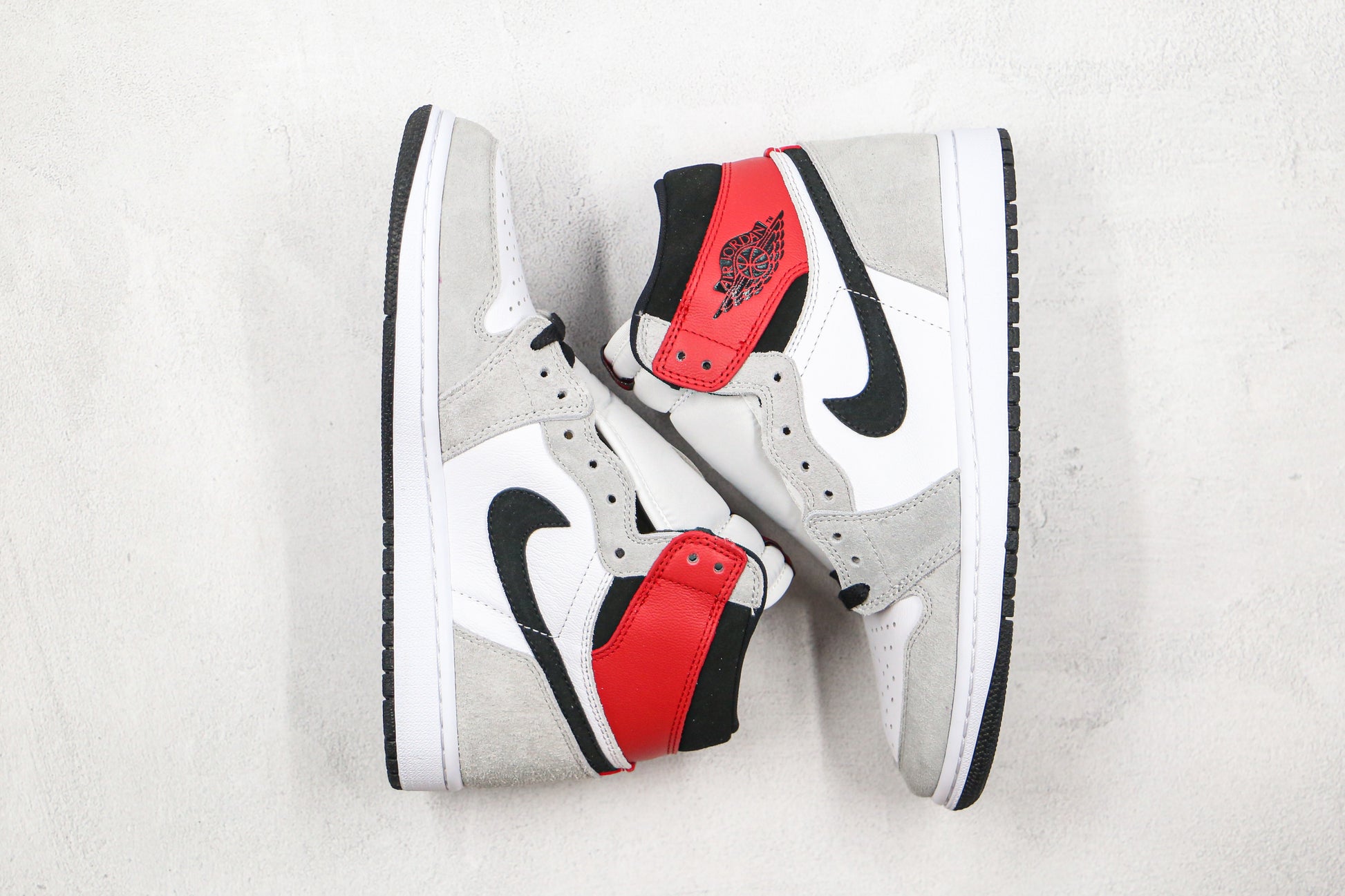 Air Jordan 1 High Smoke Grey