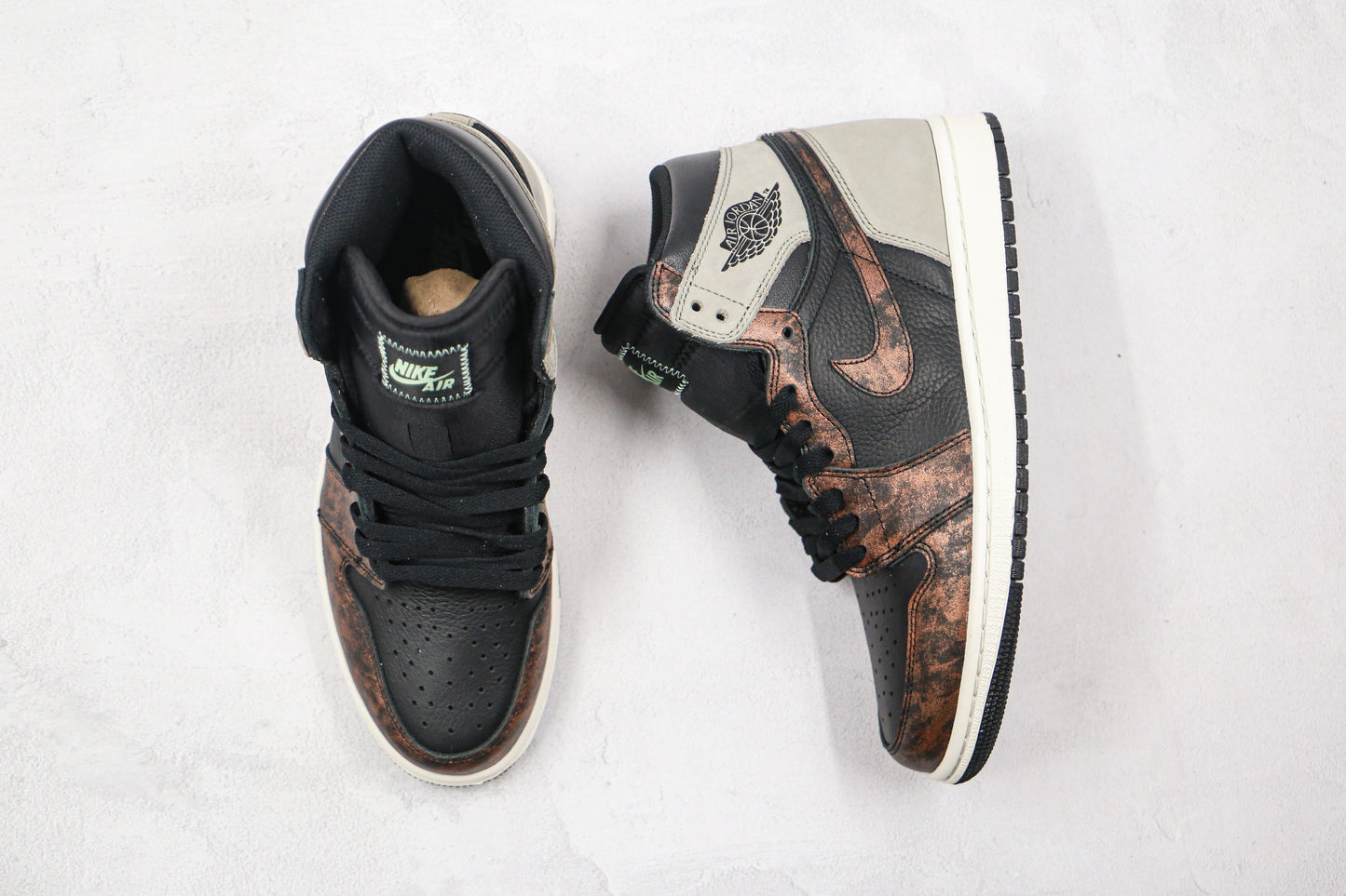 Air Jordan 1 High Shadow