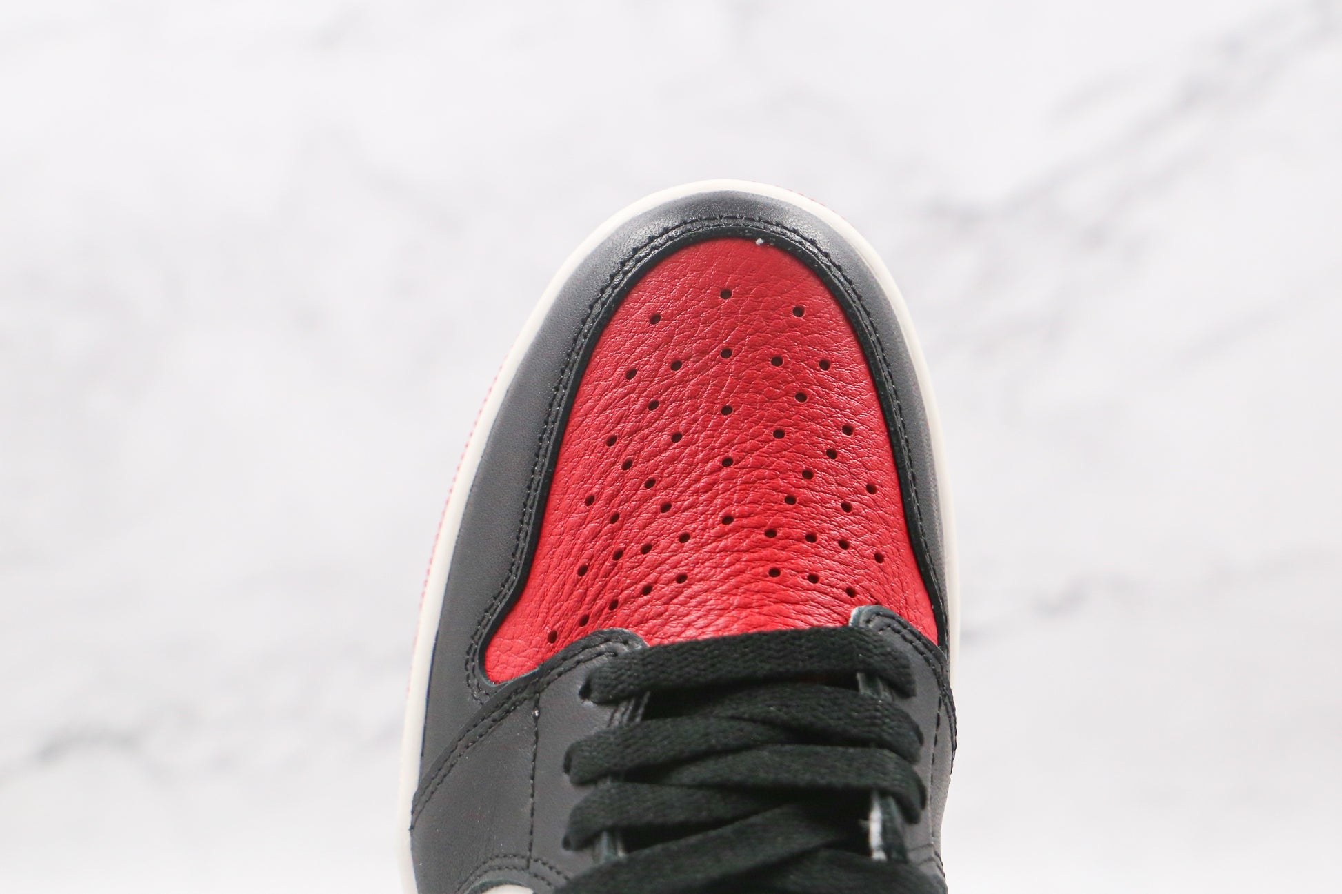 Air Jordan 1 High Bred Toe