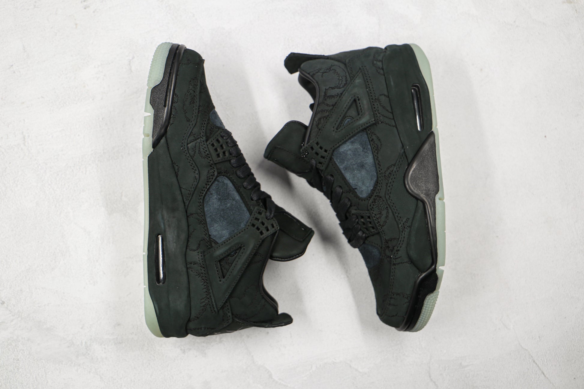 Air Jordan 4 KAWS Black