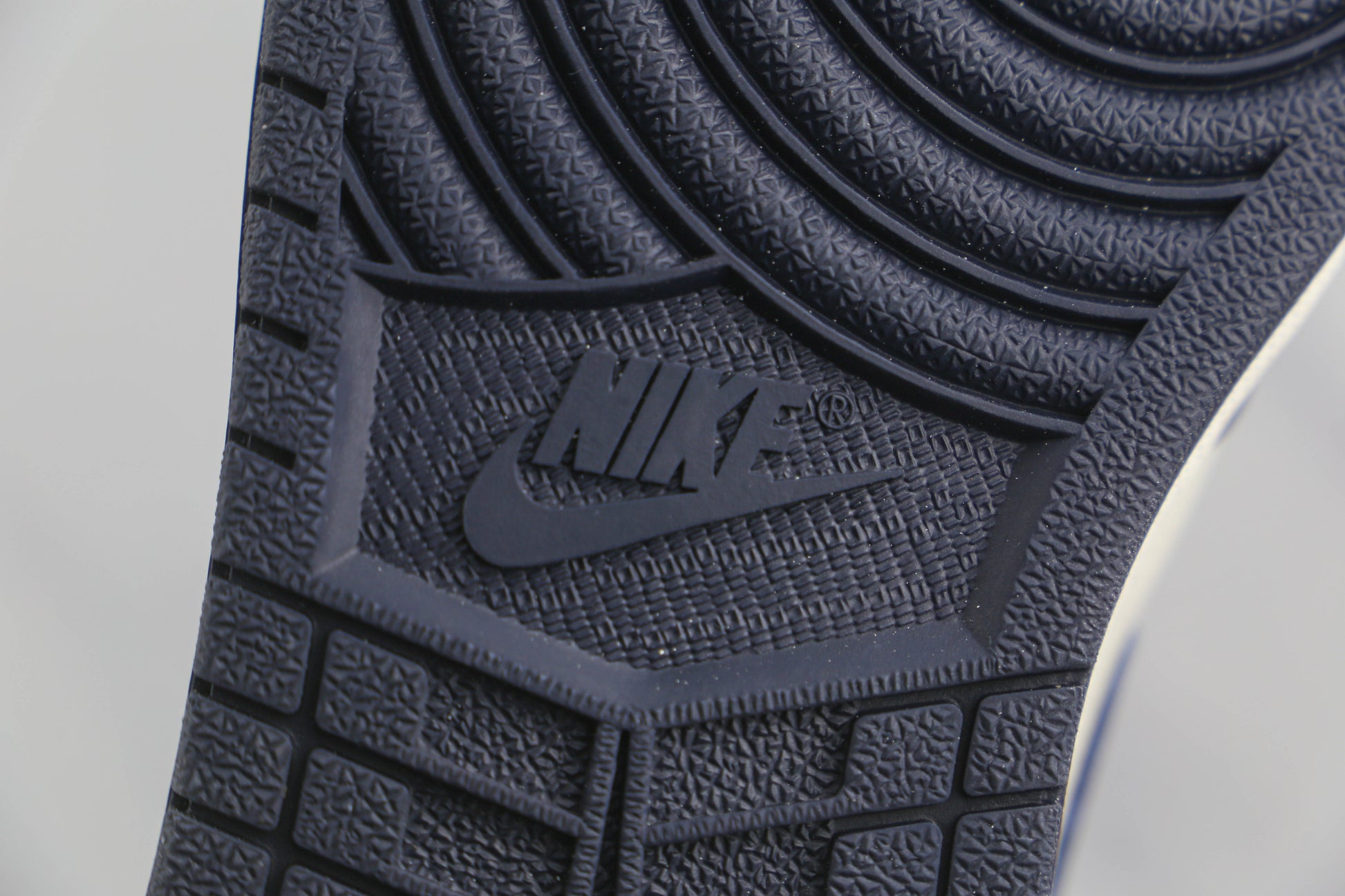 Air Jordan 1 High Obsidian