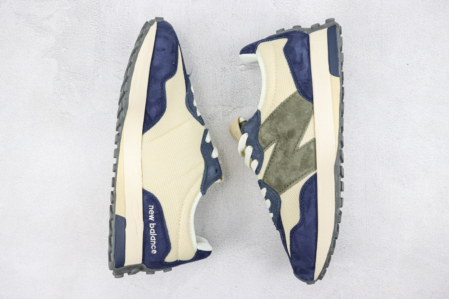 New Balance 327 White Silver MS327DT