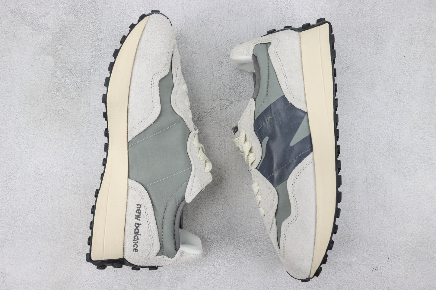 New Balance 327 Silver Grey U327WCA