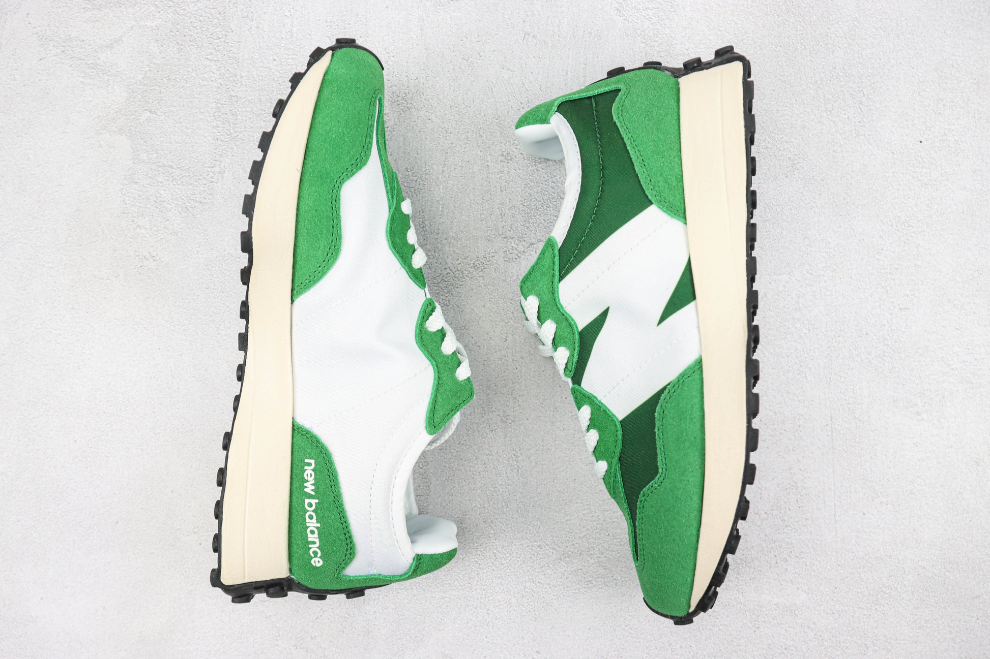 New Balance 327 White Silver MS327LG1