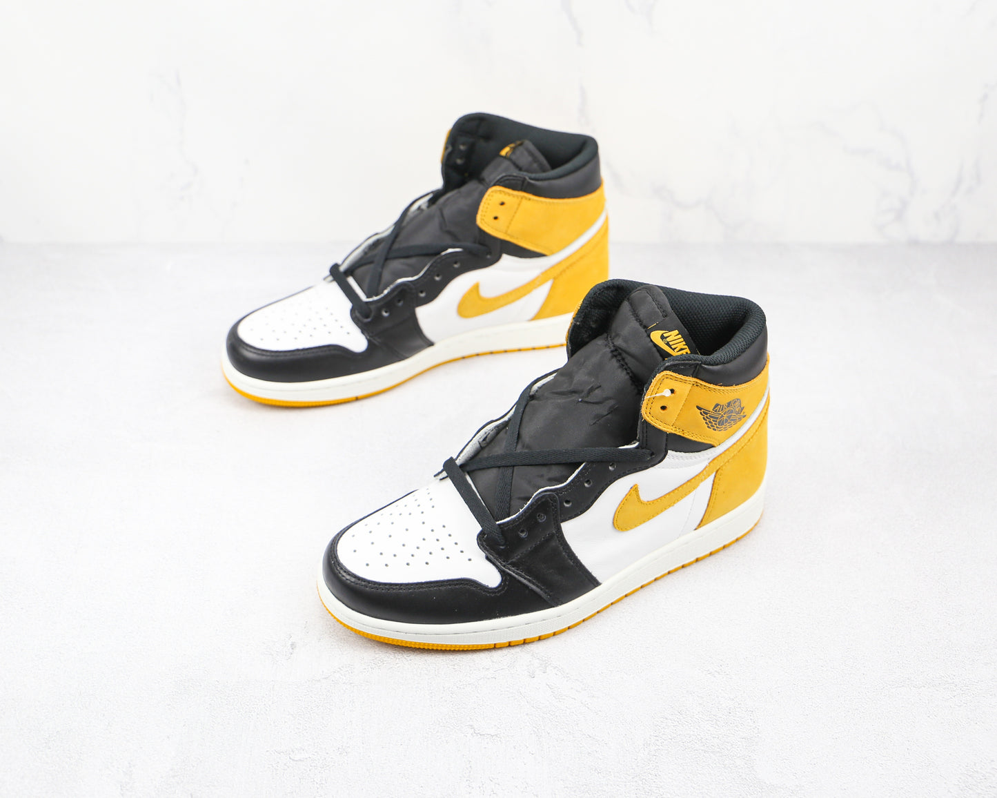 Air Jordan 1 High Black Yellow Toe