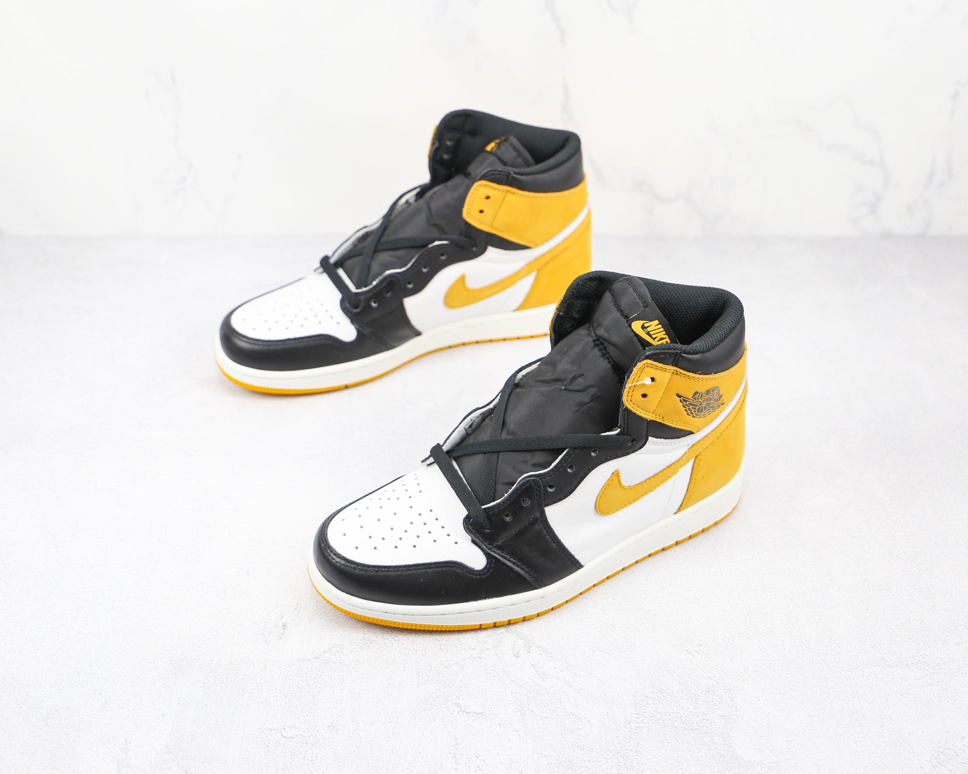 Air Jordan 1 High Black Yellow Toe