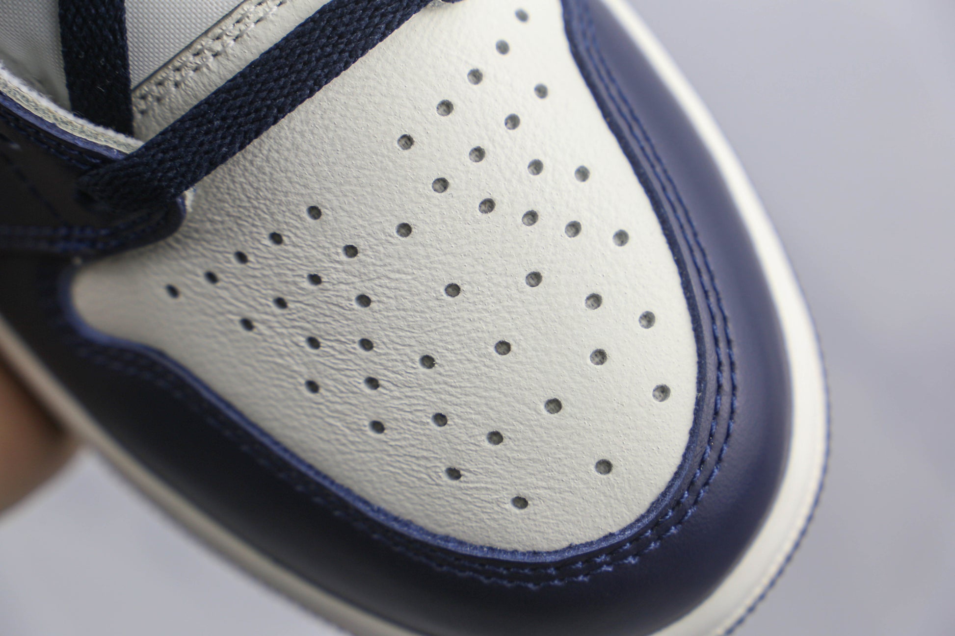 Air Jordan 1 High Obsidian