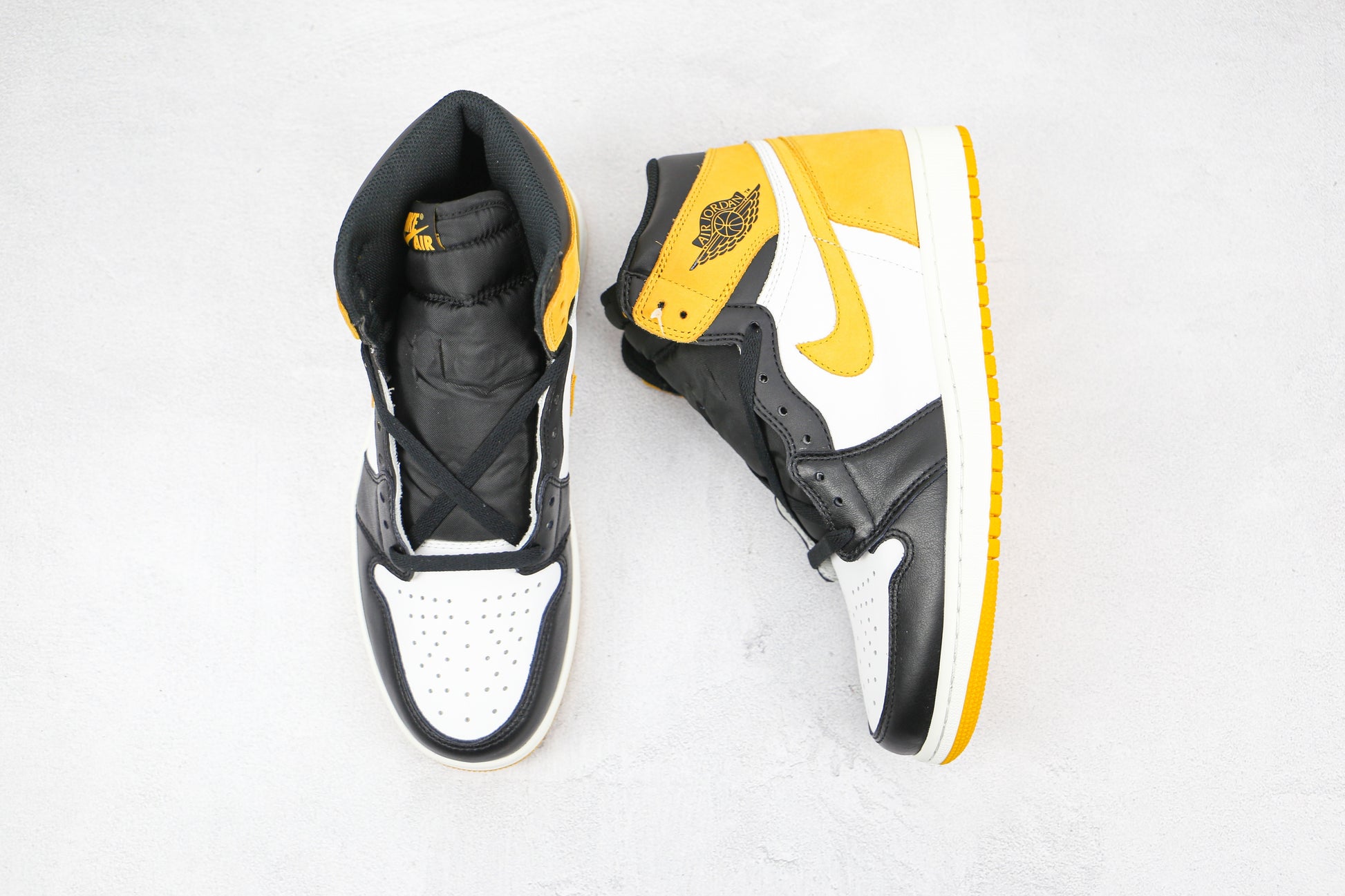 Air Jordan 1 High Black Yellow Toe