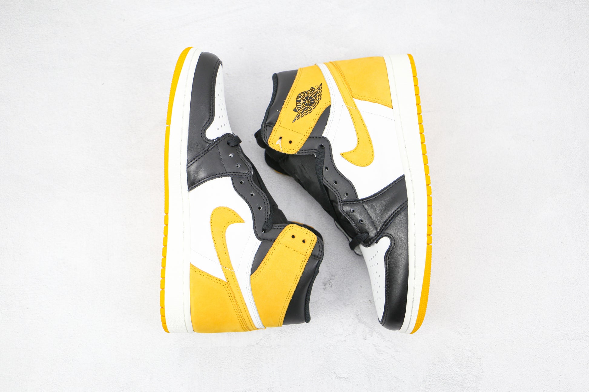 Air Jordan 1 High Black Yellow Toe