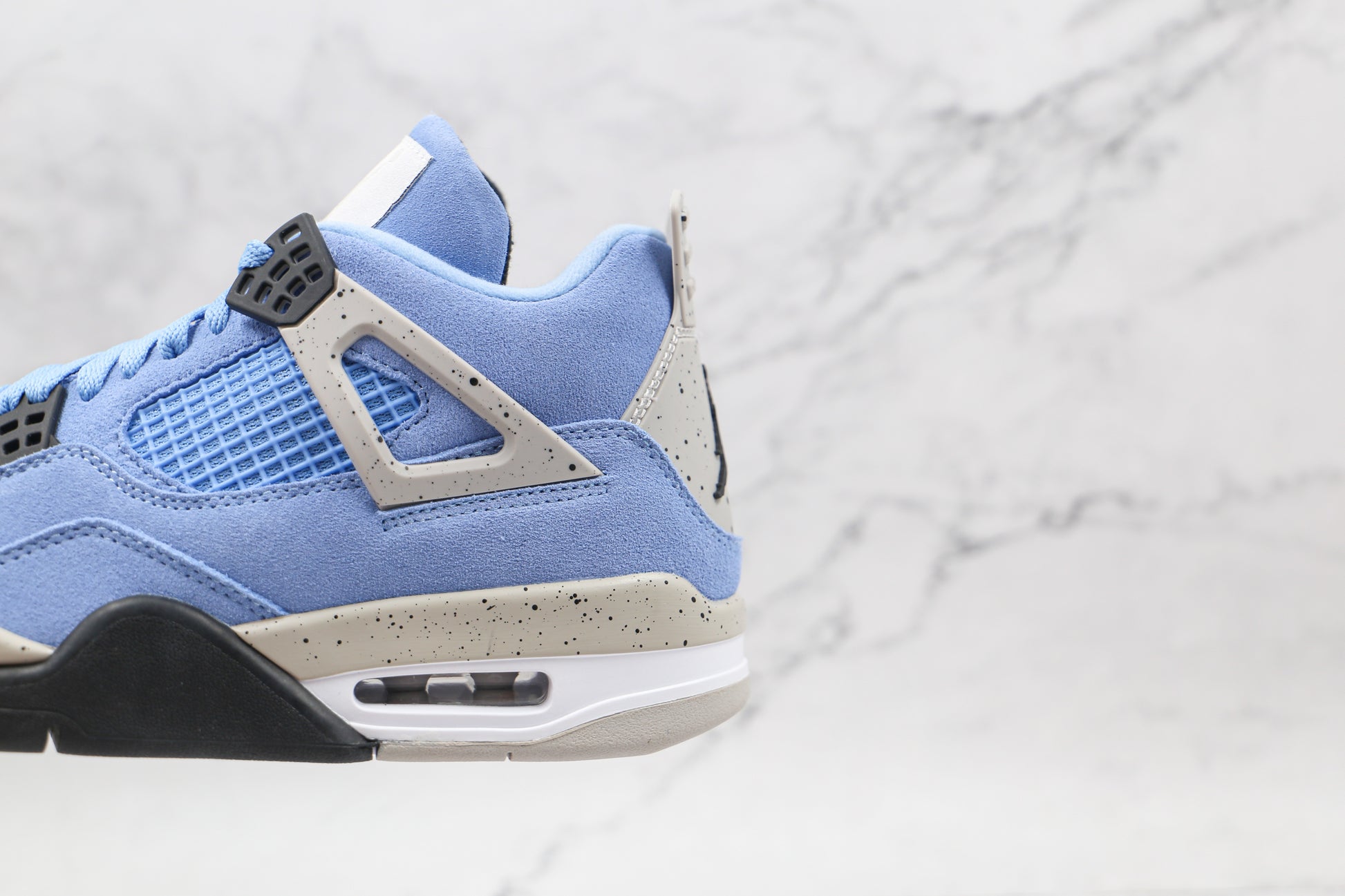 Air Jordan 4 University Blue