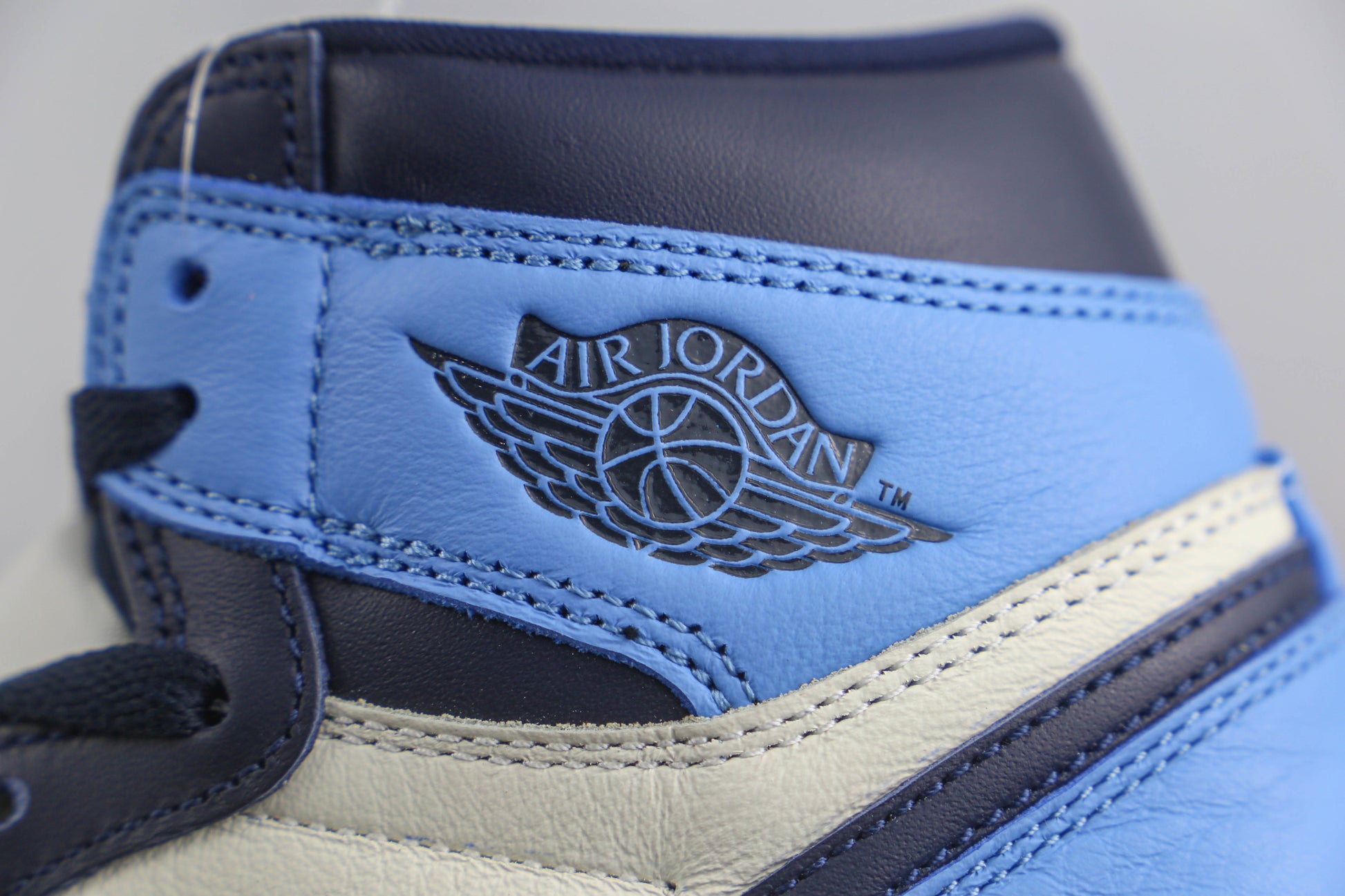 Air Jordan 1 High Obsidian