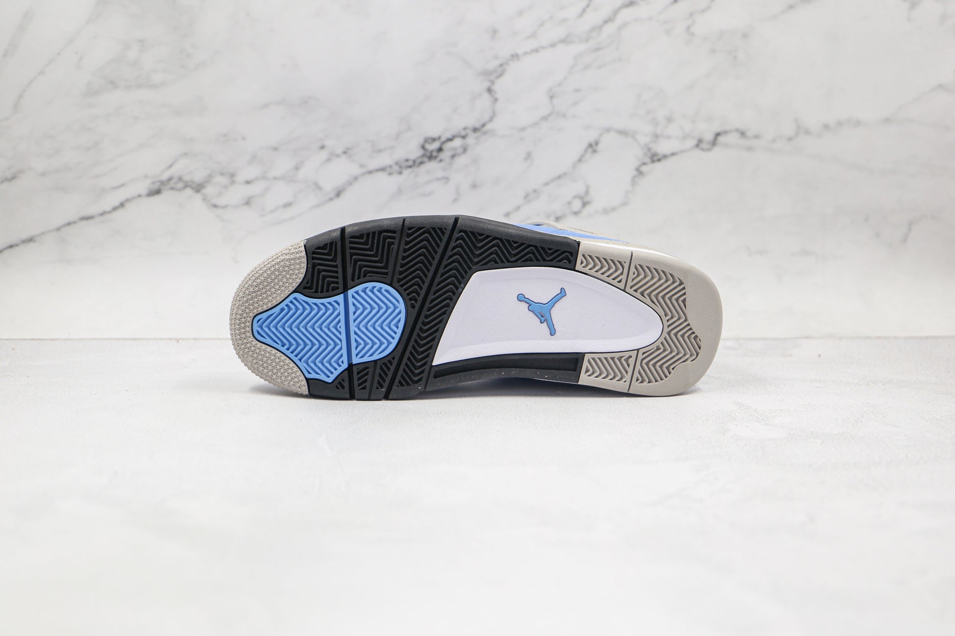 Air Jordan 4 University Blue