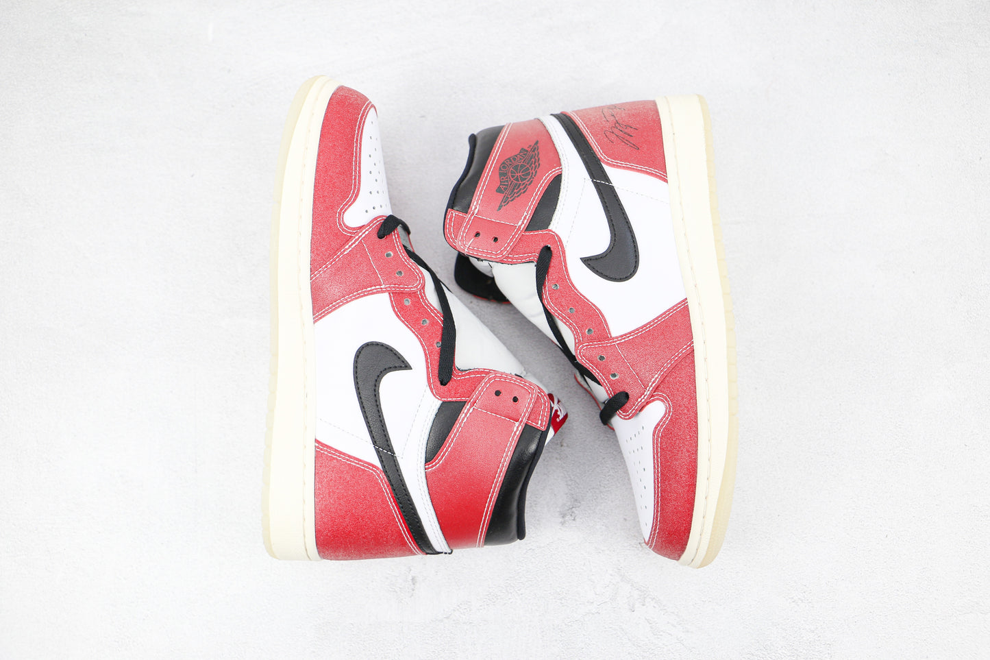 Air Jordan 1 High Chicago Signature