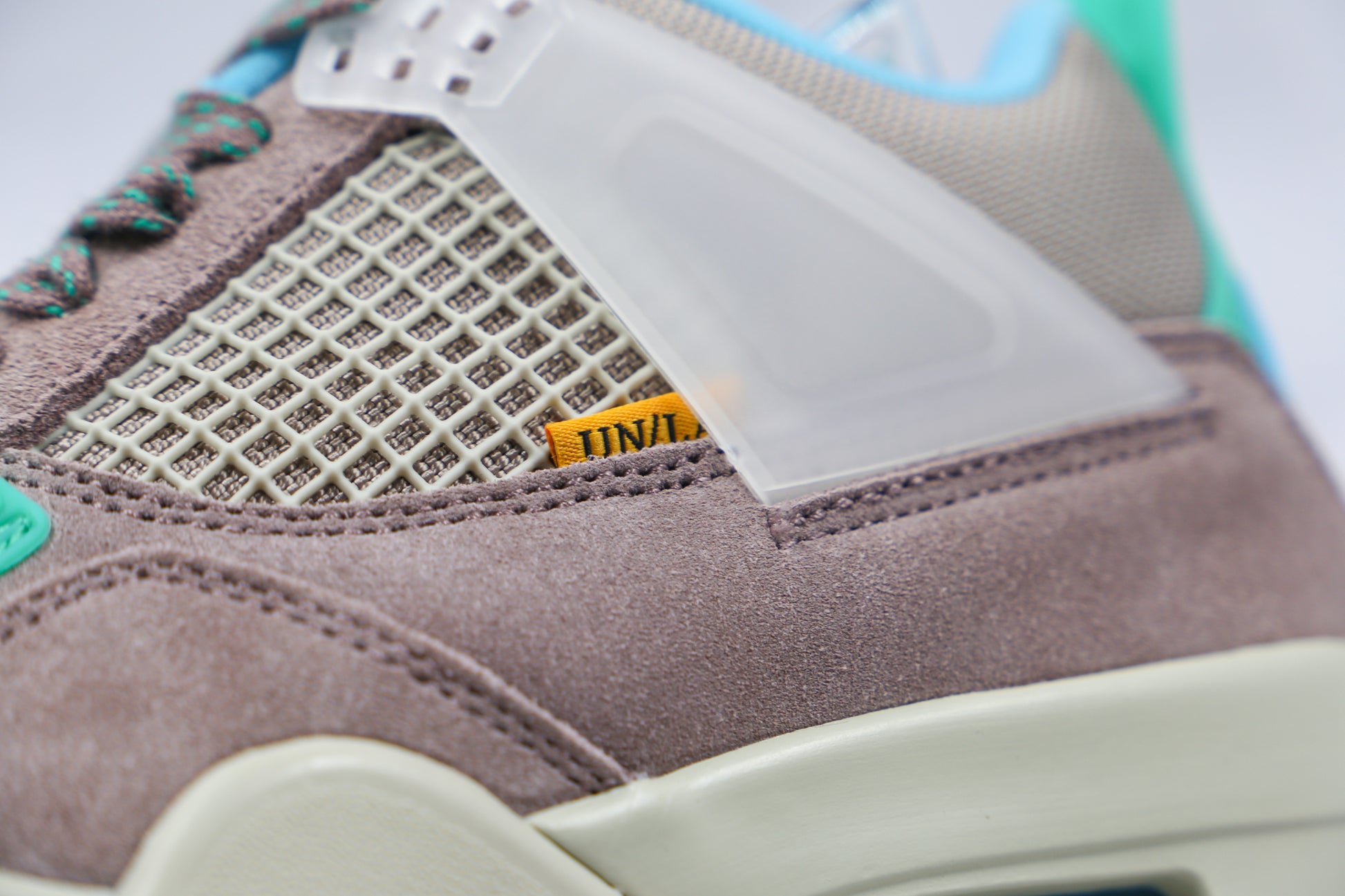 Air Jordan 4 Union Taupe Haze