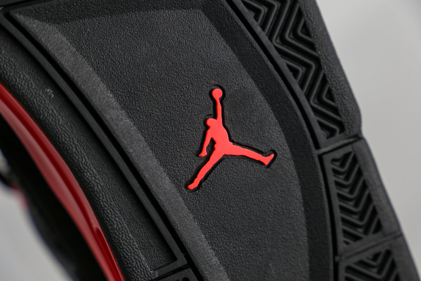Air Jordan 4 Red Thunder