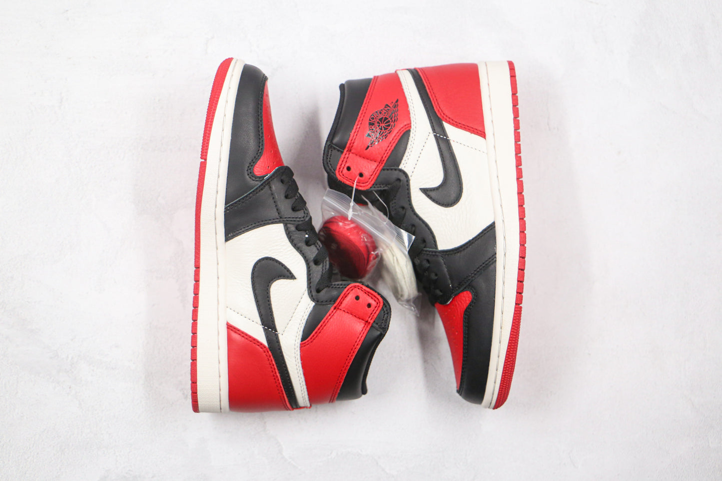 Air Jordan 1 High Bred Toe