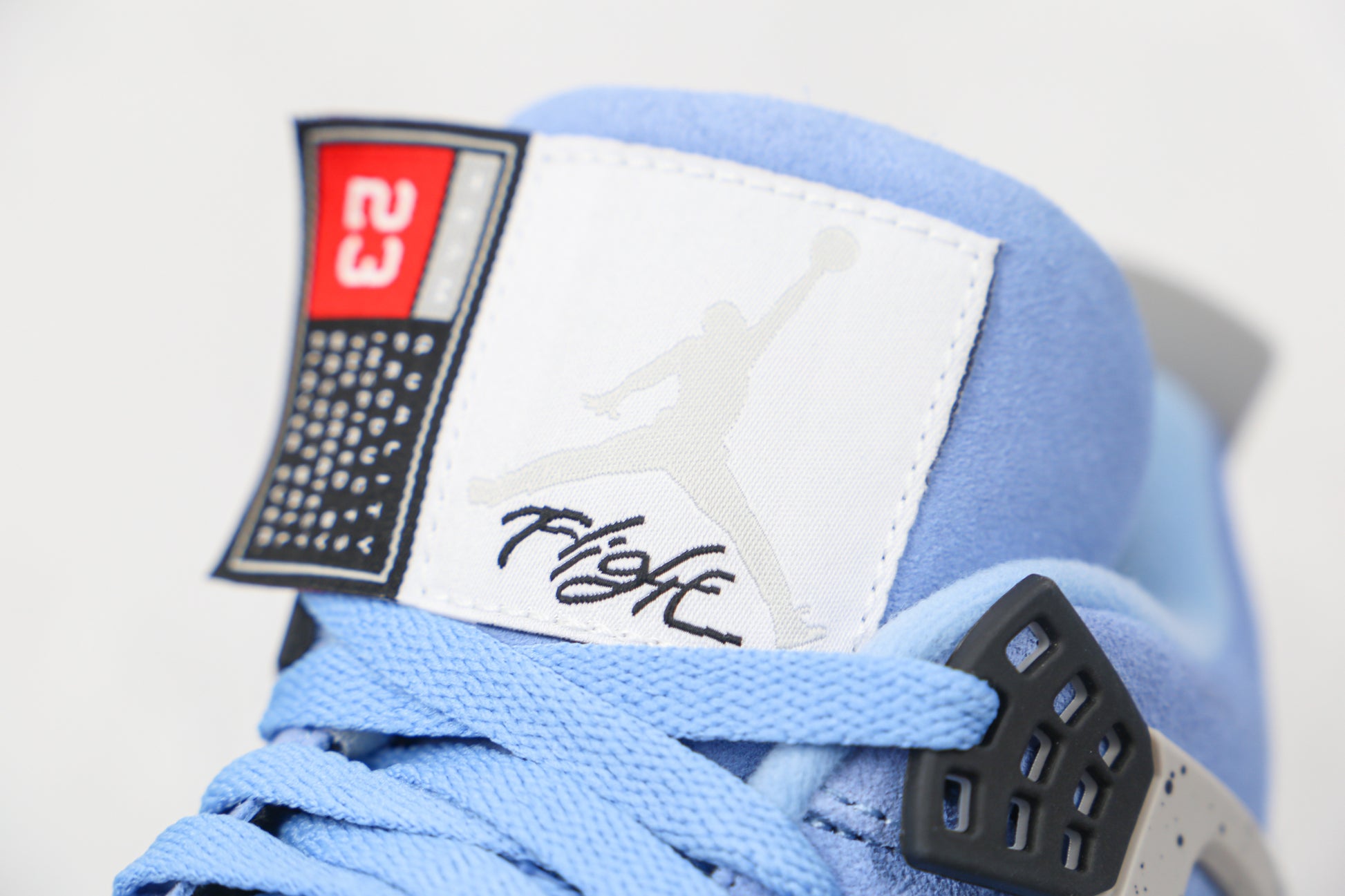Air Jordan 4 University Blue