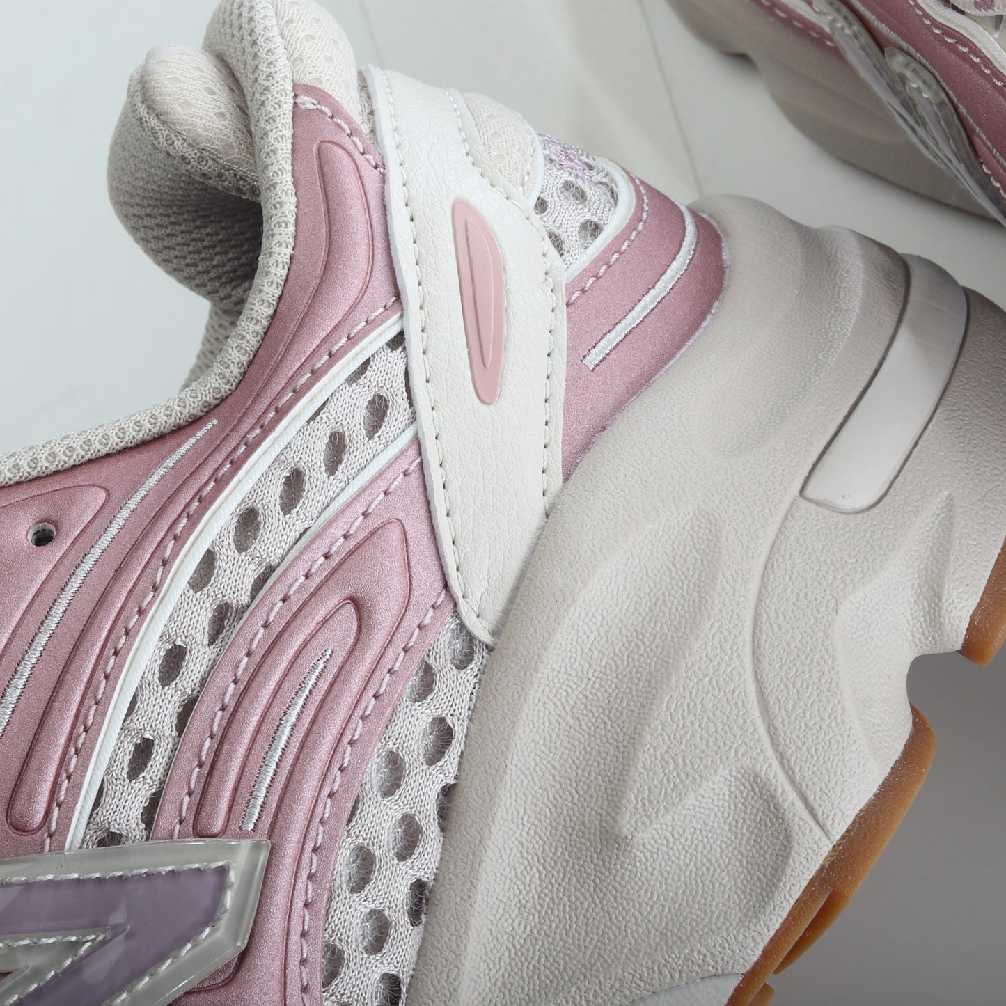 New Balance 1000 Light Pink