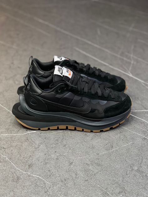 Nike Vaporwaffle Sacai Black Gum