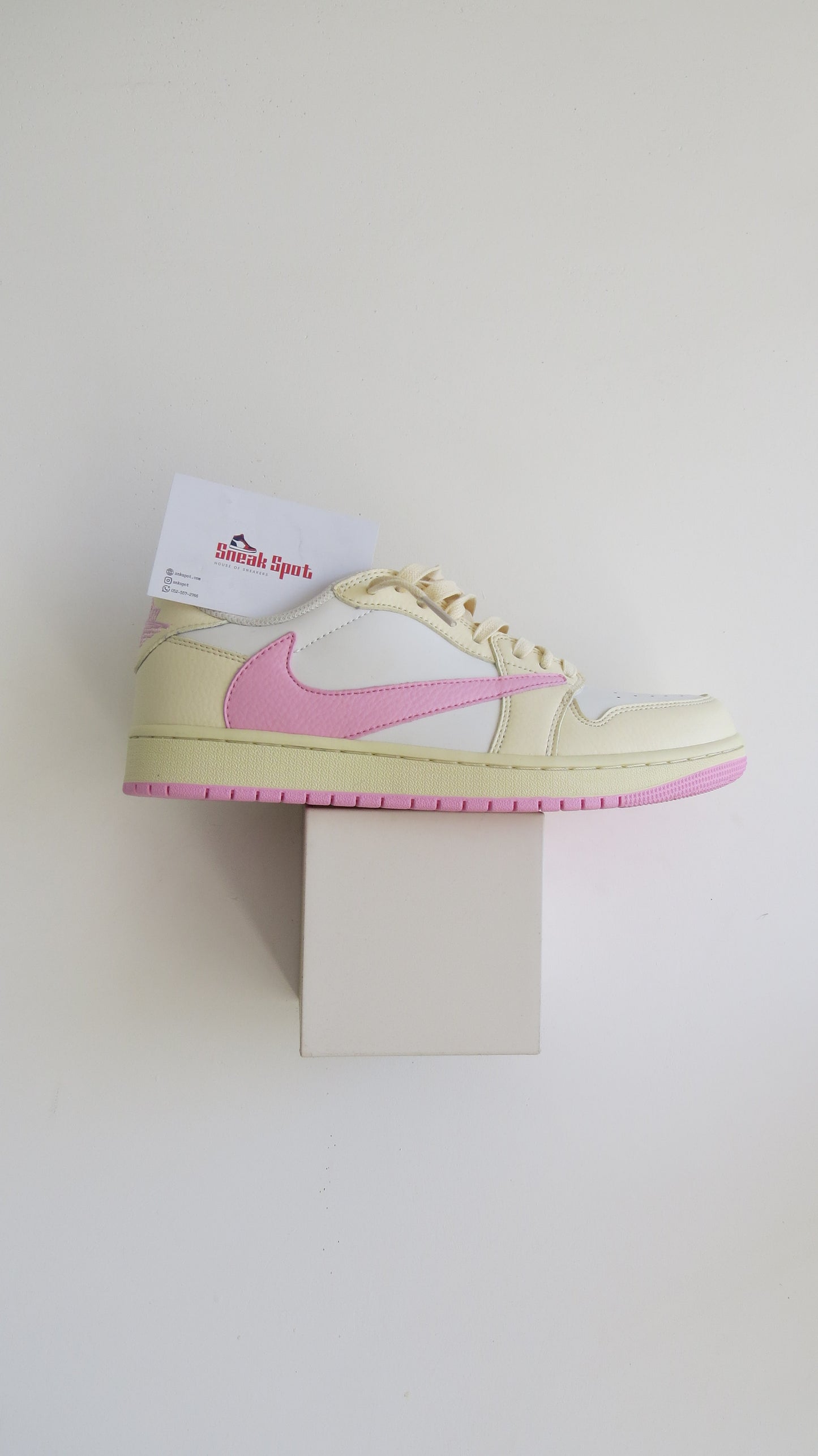 Air Jordan 1 Low Travis Scott OG Muslin And ‏Shy Pink