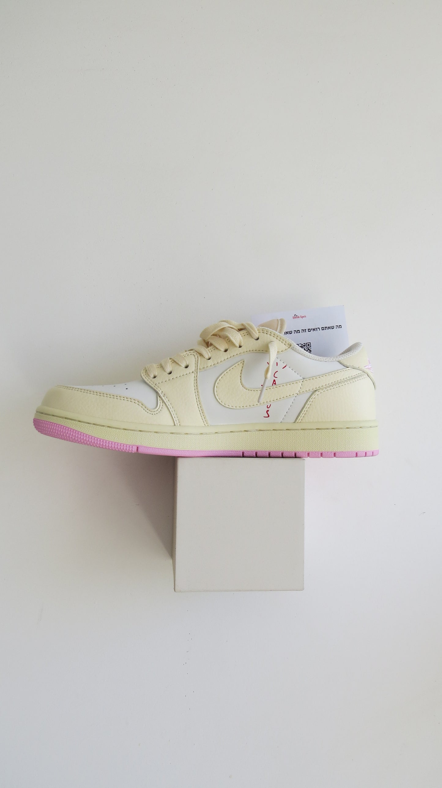 Air Jordan 1 Low Travis Scott OG Muslin And ‏Shy Pink