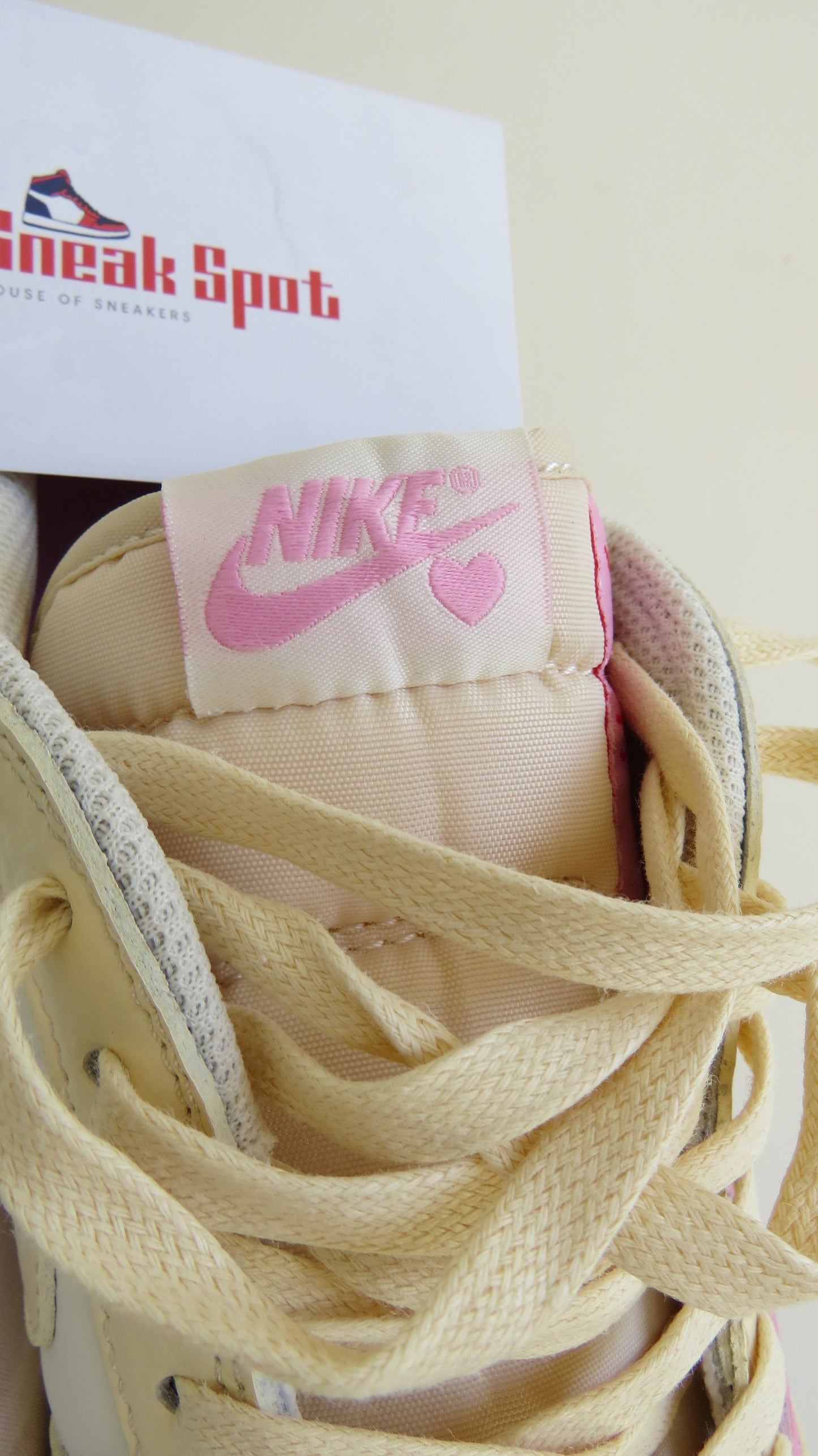 Air Jordan 1 Low Travis Scott OG Muslin And ‏Shy Pink