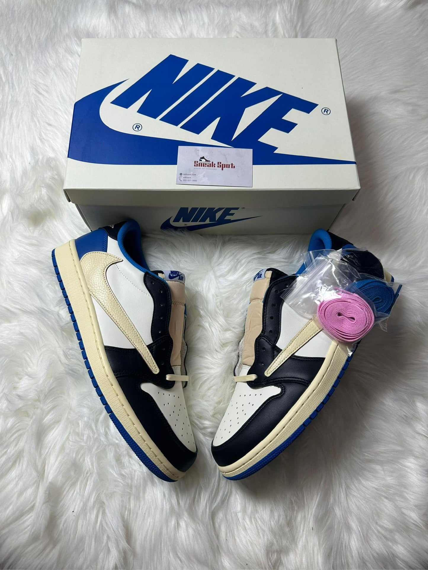 Air Jordan 1 Retro Low Fragment x Travis Scott