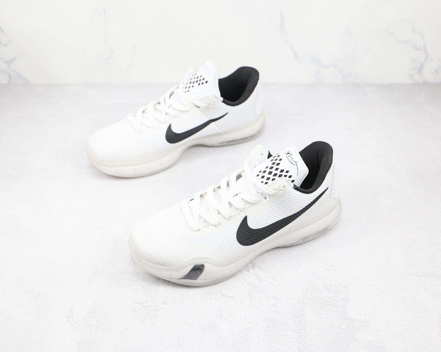 Nike Kobe White Black