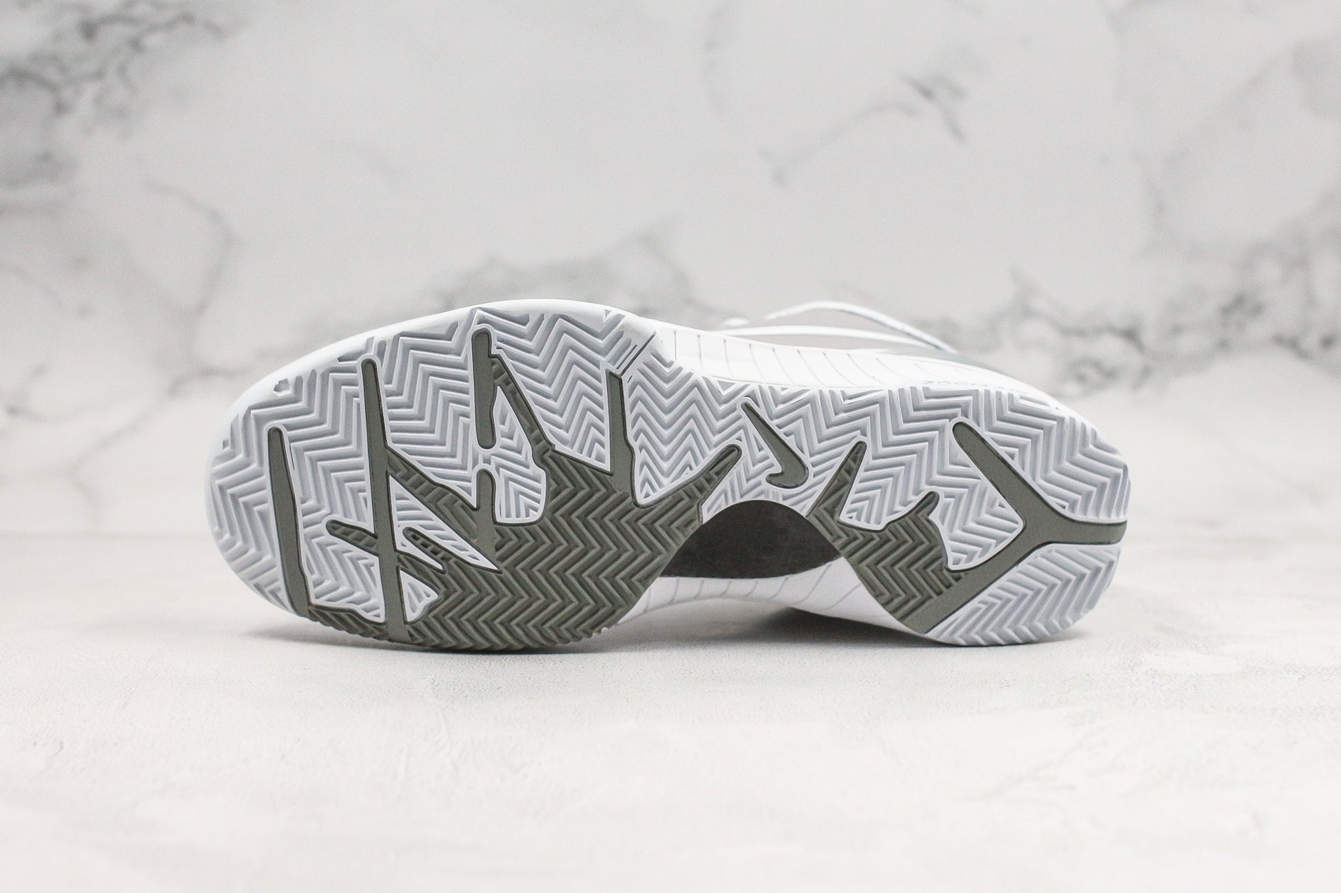 Nike Kobe White Grey Grey White